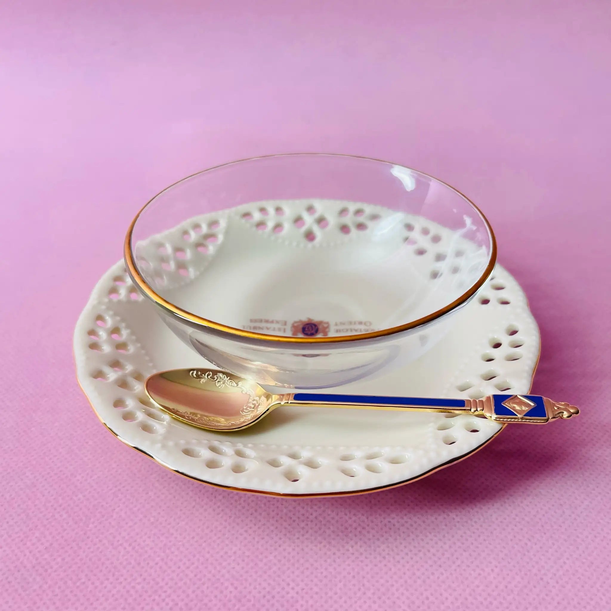 【リユース】 デザートセット 5P / MOMOYAMA(桃山陶器株式会社) / Nostalgie Istanbul Orient Express / 陶器 / 日本 / 透かし模様,金縁 / 箱付き