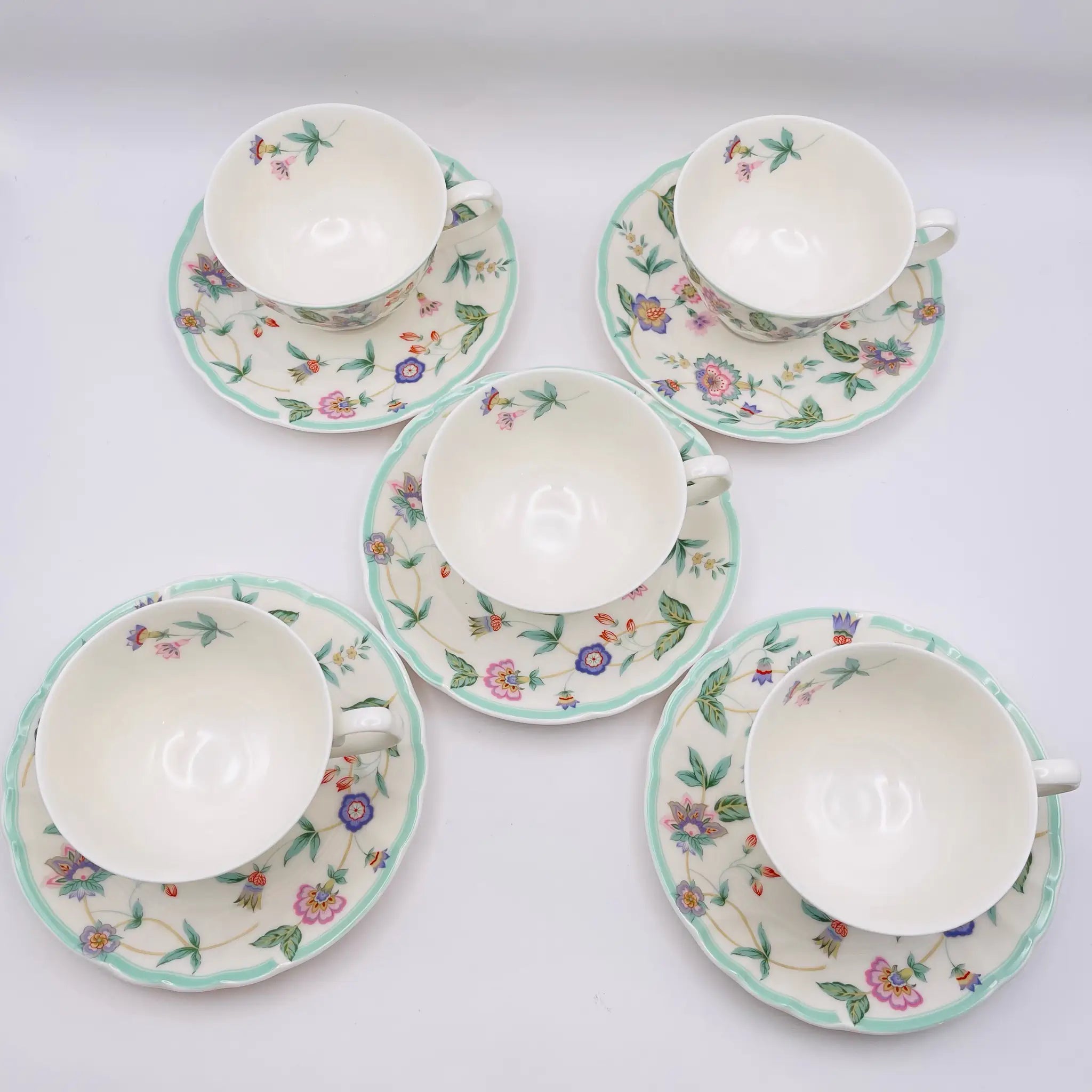 【リユース】 ティーカップ・ソーサーセット / NARUMI