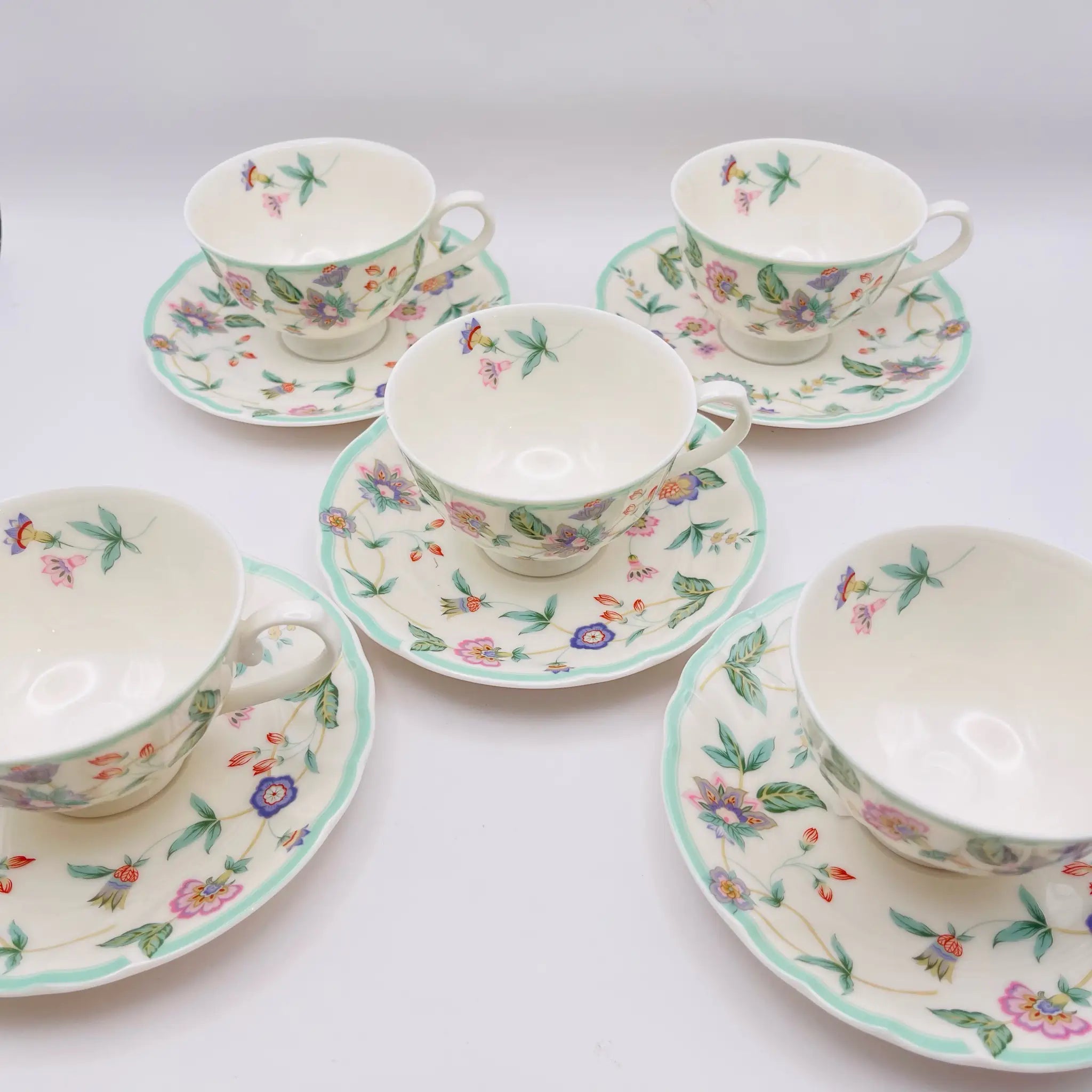 【リユース】 ティーカップ・ソーサーセット / NARUMI