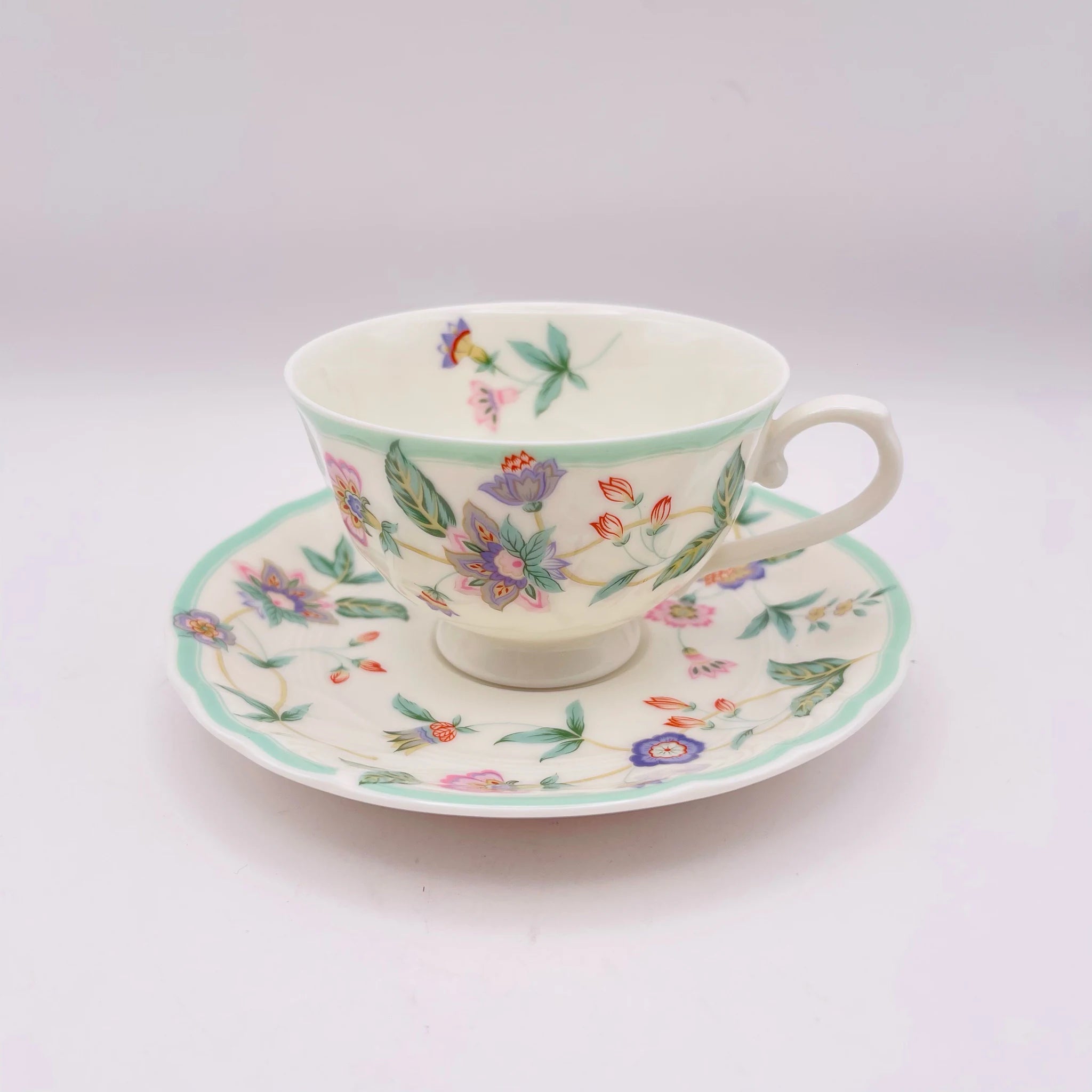 【リユース】 ティーカップ・ソーサーセット / NARUMI