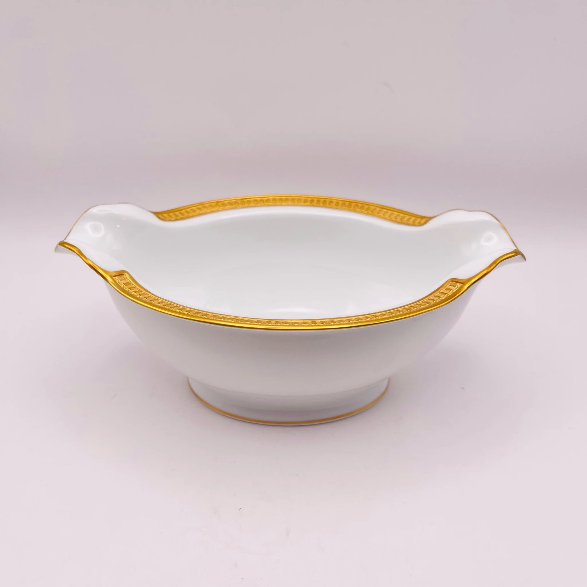 【リユース】 グレービーボート / 大倉陶園 / 片葉金触 / 1920年頃 / 白磁 / 日本 / 金彩装飾・エンボス装飾 未使用