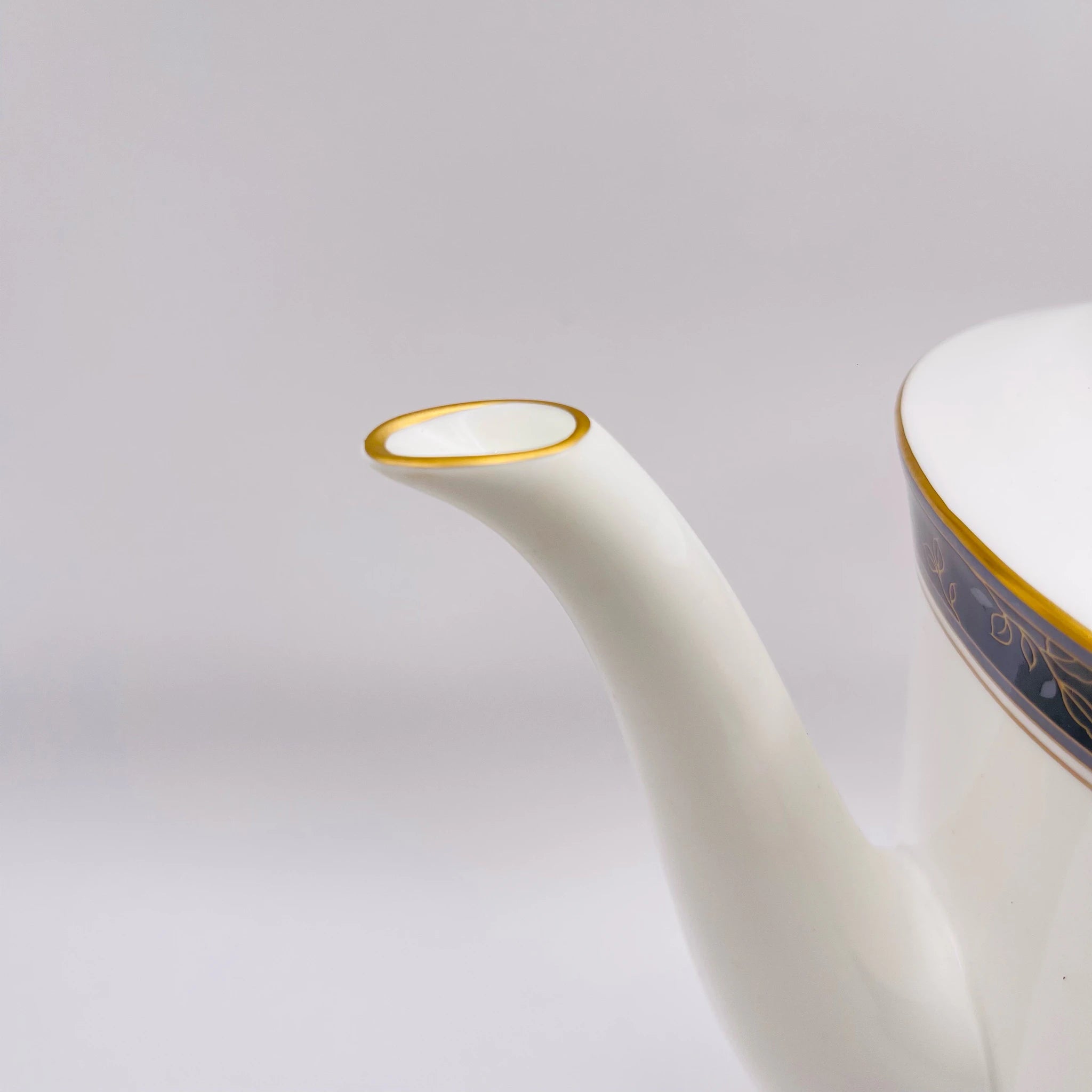 【リユース】 ティーポット / NARUMI / エグゼクティブコレクション / Bone China / 未使用,箱あり / 箱付き