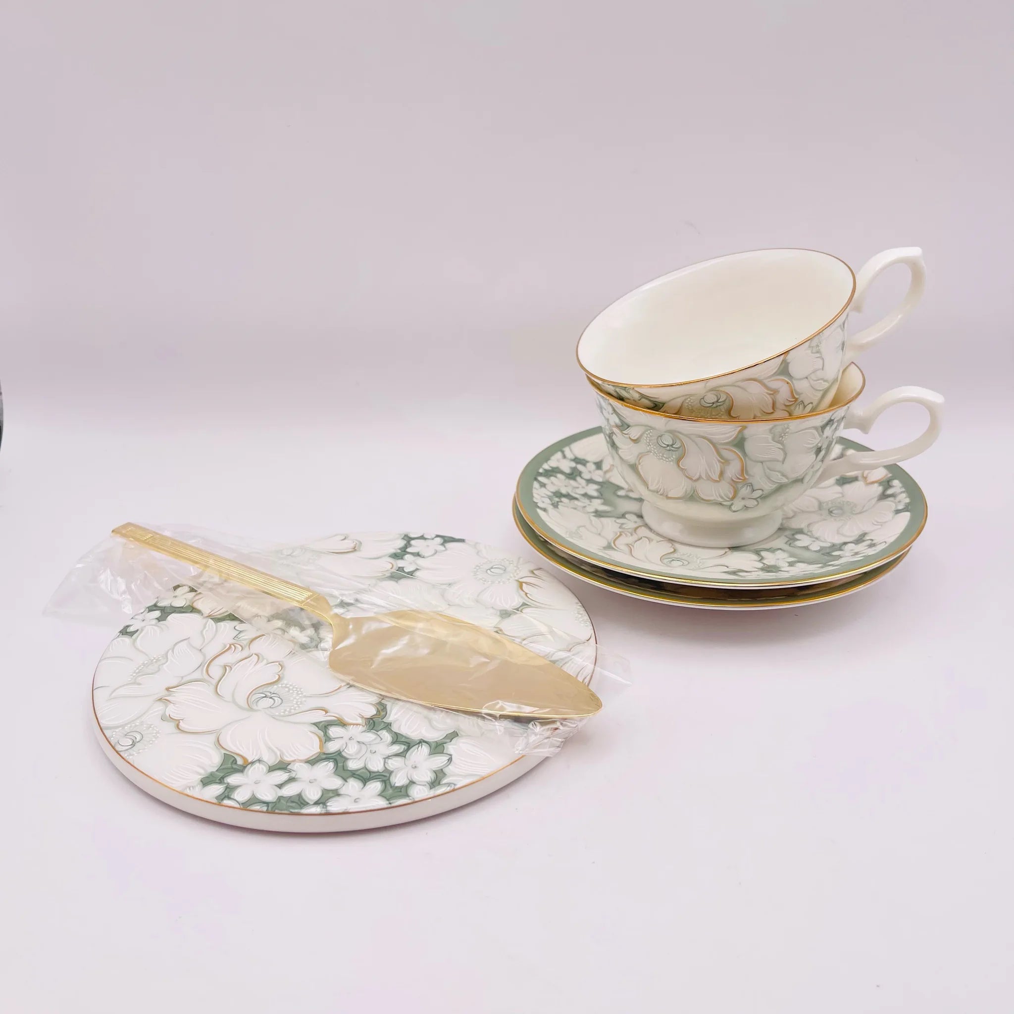 【リユース】 ティーカップセット 2P / NARUMI(ナルミ) / Fine China / 箱付き