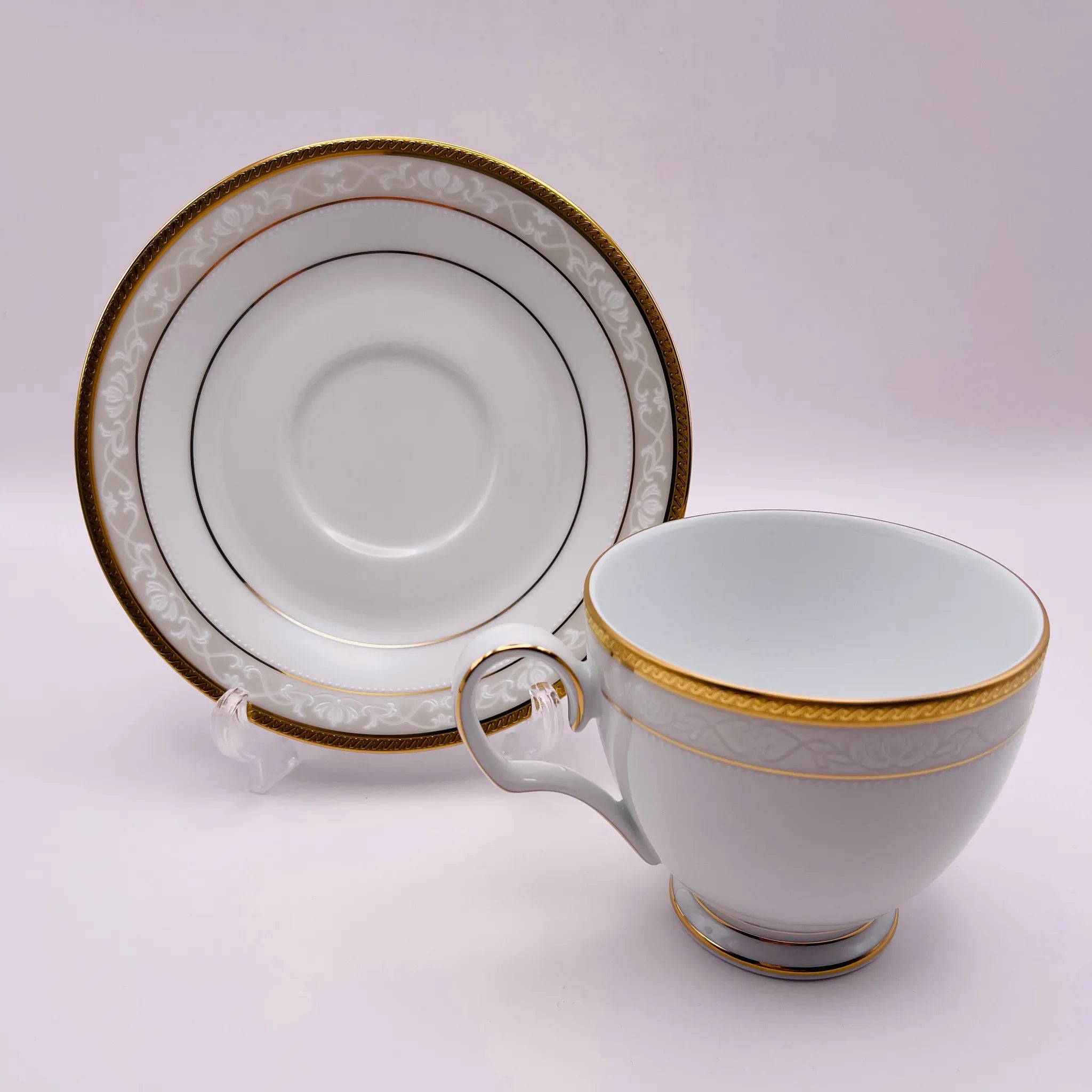 【リユース】 ティーカップ&ソーサーセット / Noritake(ノリタケ) / ハンプシャーゴールド / ファインポーセレン / 未使用,箱あり / 箱付き