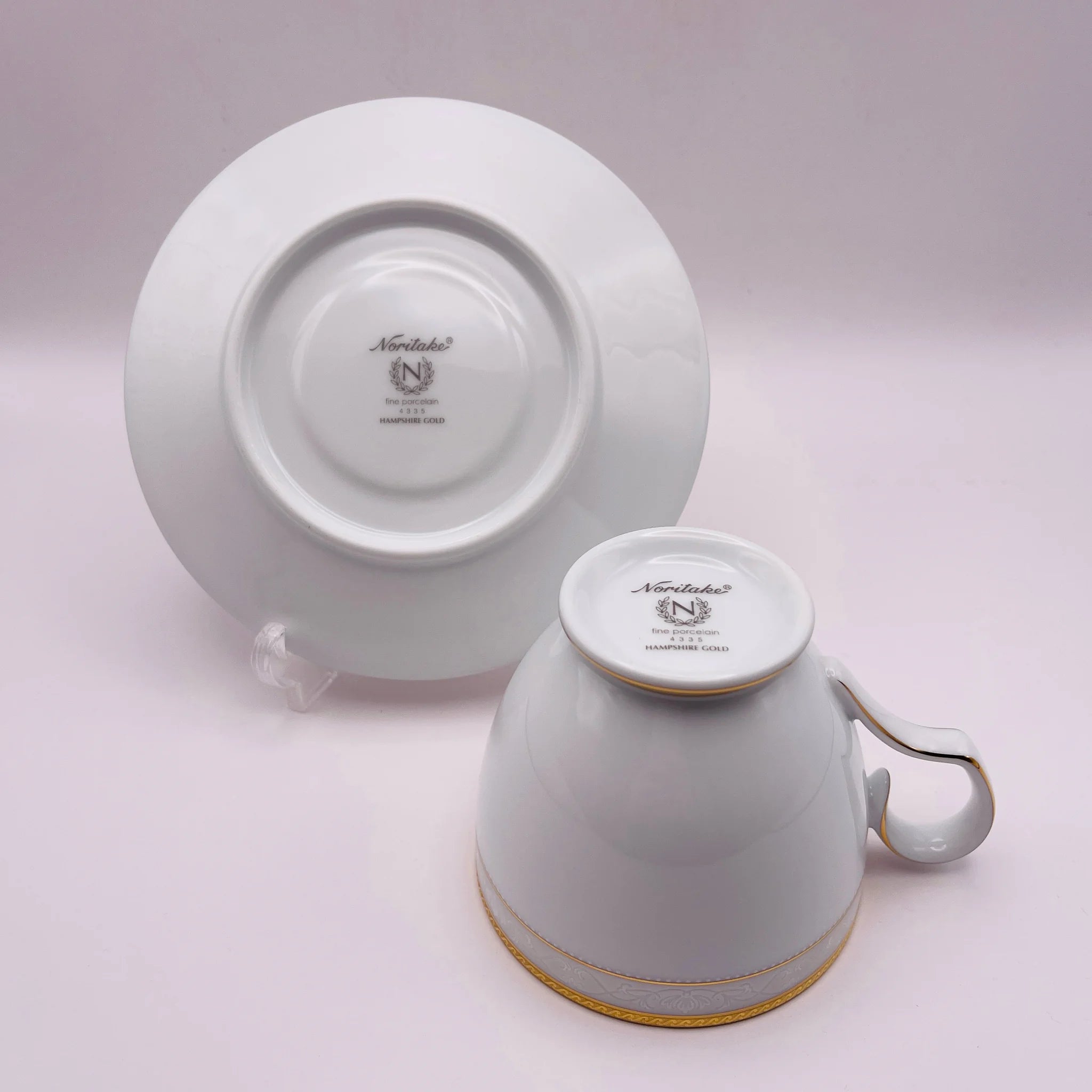 【リユース】 ティーカップ&ソーサーセット / Noritake(ノリタケ) / ハンプシャーゴールド / ファインポーセレン / 未使用,箱あり / 箱付き