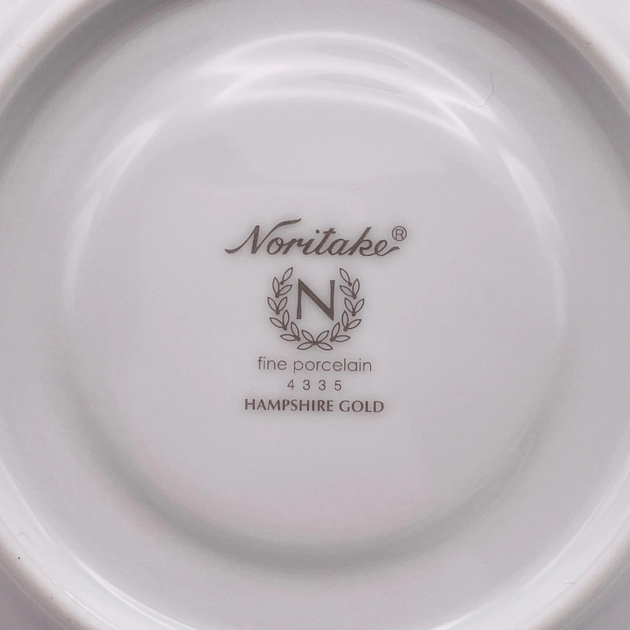 【リユース】 ティーカップ&ソーサーセット / Noritake(ノリタケ) / ハンプシャーゴールド / ファインポーセレン / 未使用,箱あり / 箱付き