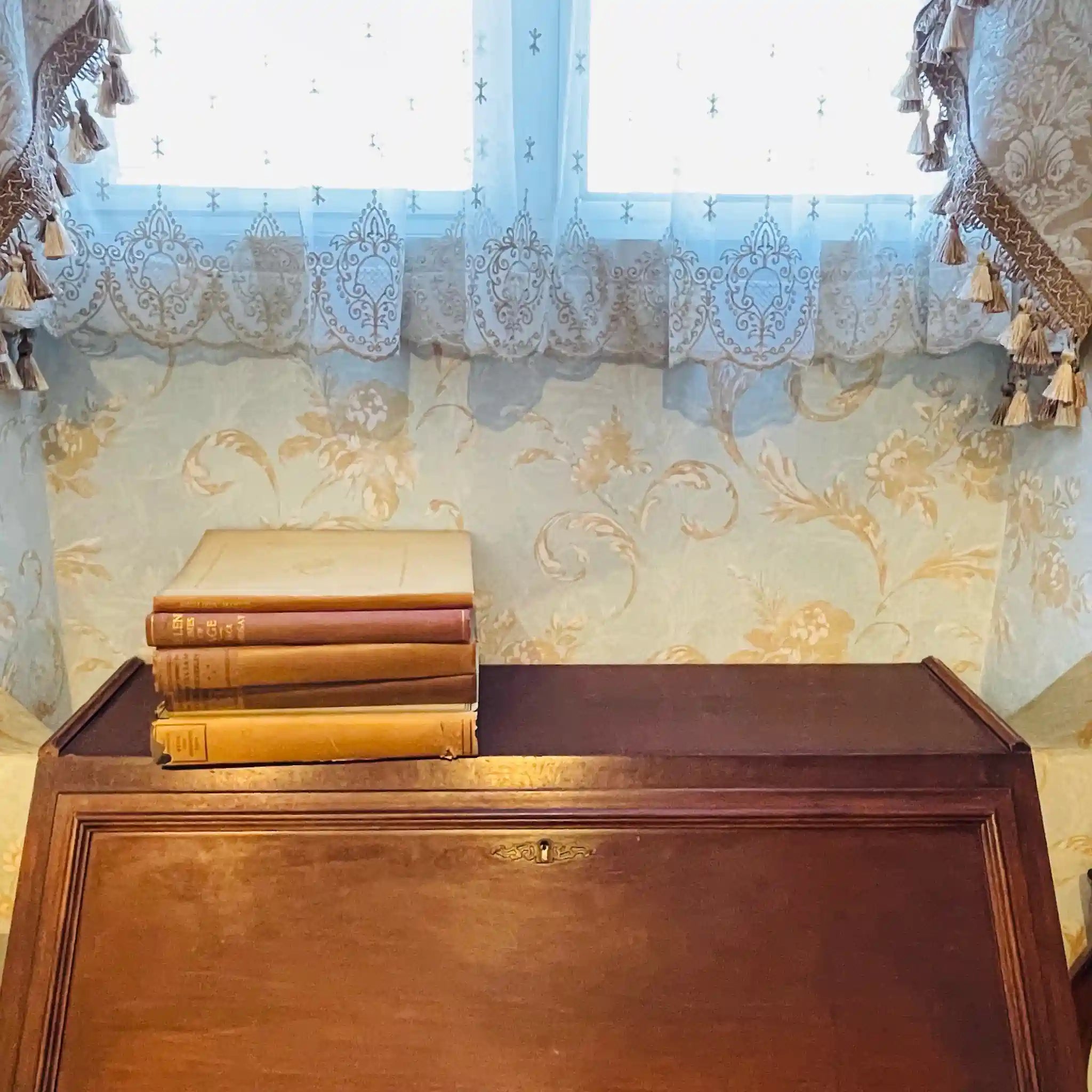 【リユース】 ライティングビューロー / 鍵あり