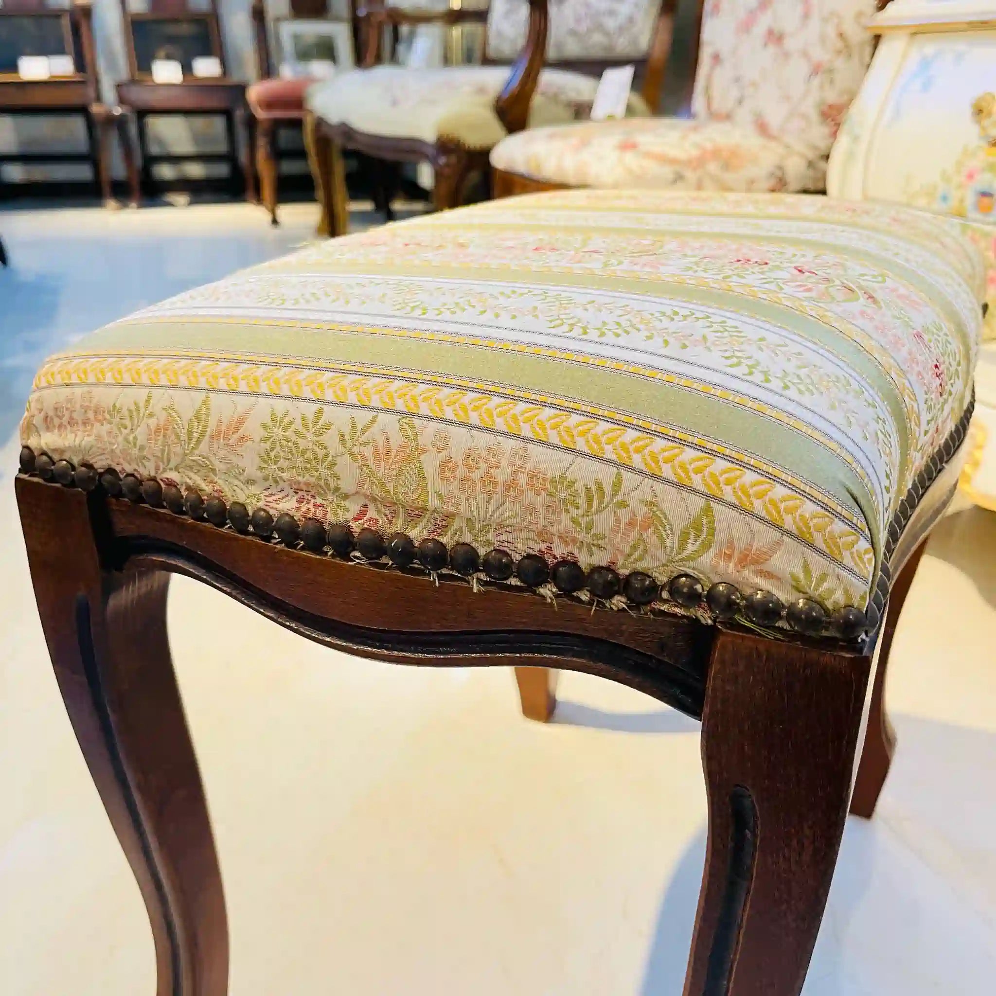 【アンティーク】 オットマン /
/ フットスツール