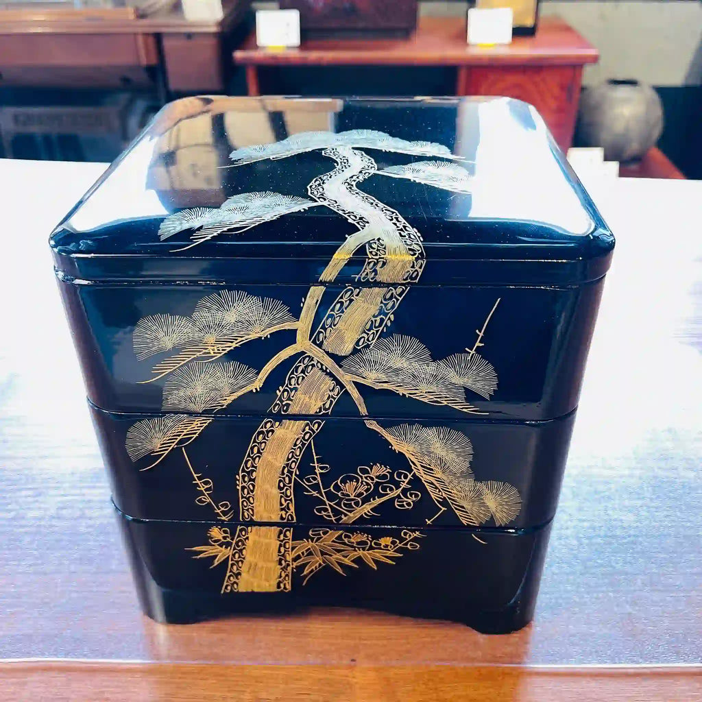 骨董　重箱　螺鈿　三段重　木製　漆器　正月　おせち　木箱 漆塗り三段重(重箱) / 日本 / 木箱あり,伝統工芸品,お正月,おせち料理