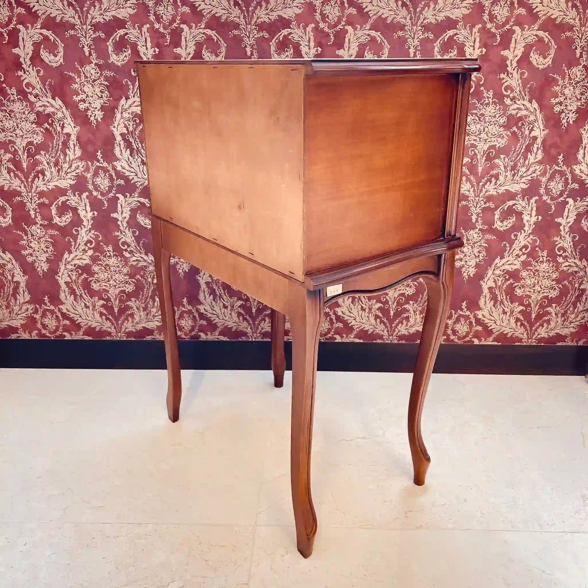 【リユース】 アンティーク調リビングチェスト / イタリア / 猫脚