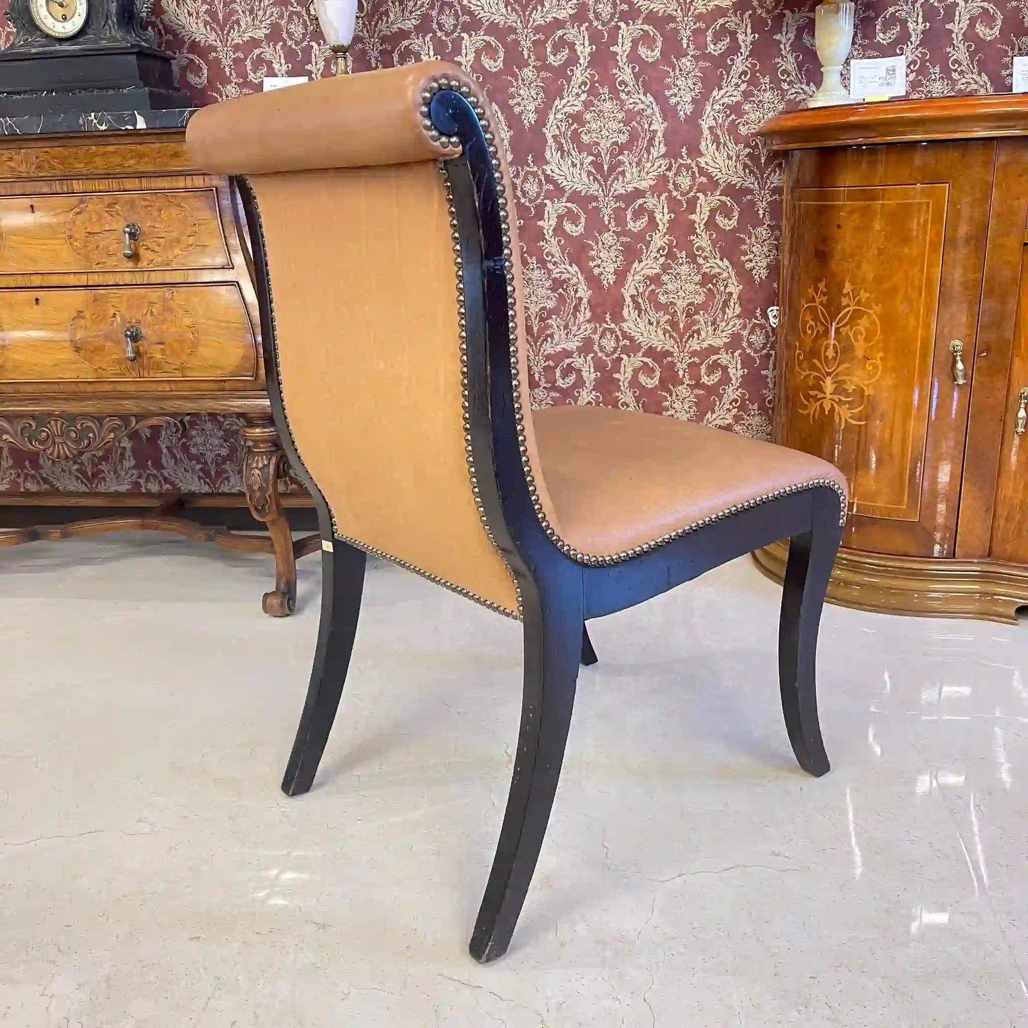 【アンティーク】 ダイニングチェア / 本革 / イギリス直輸入