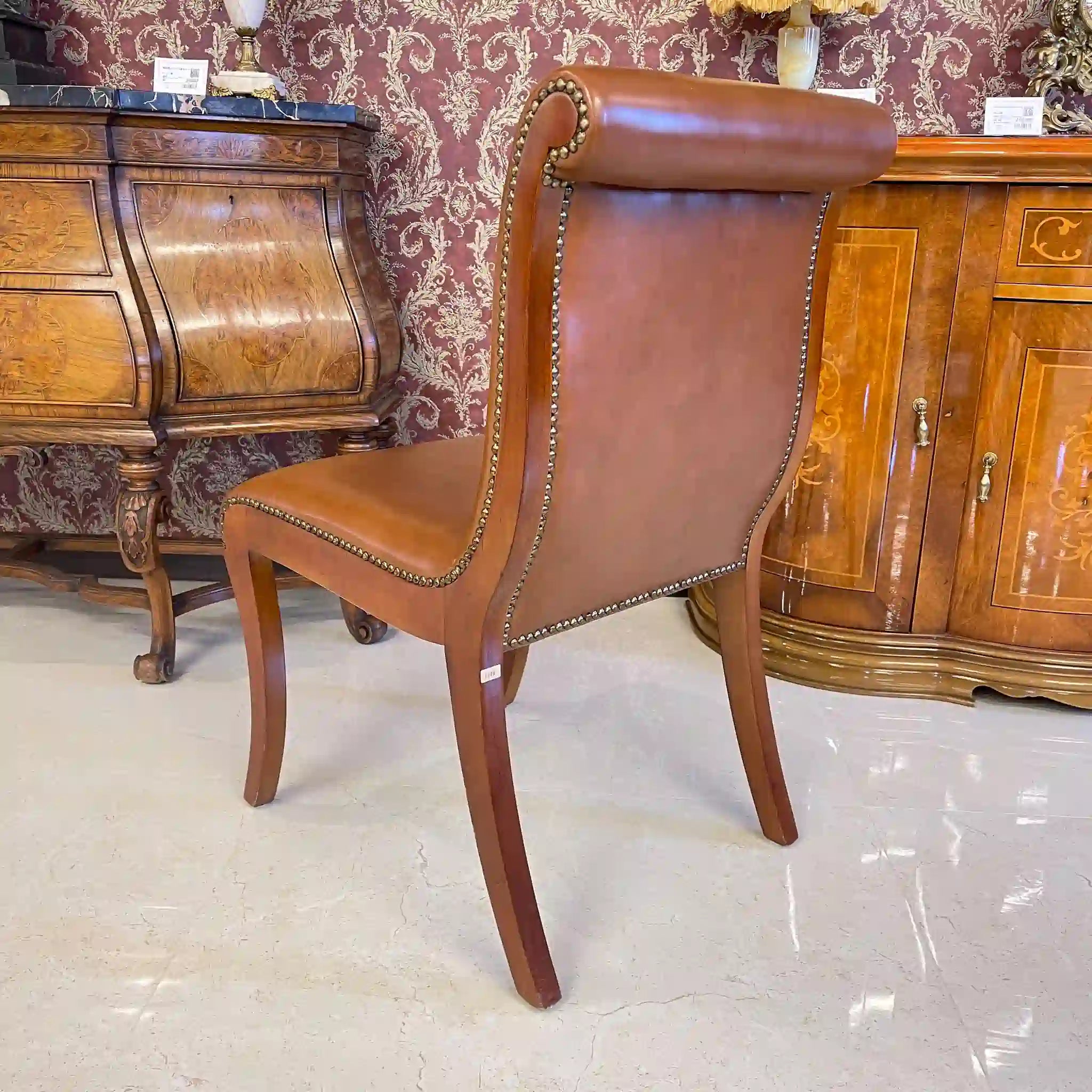 【アンティーク】 ダイニングチェア / 本革 / イギリス直輸入