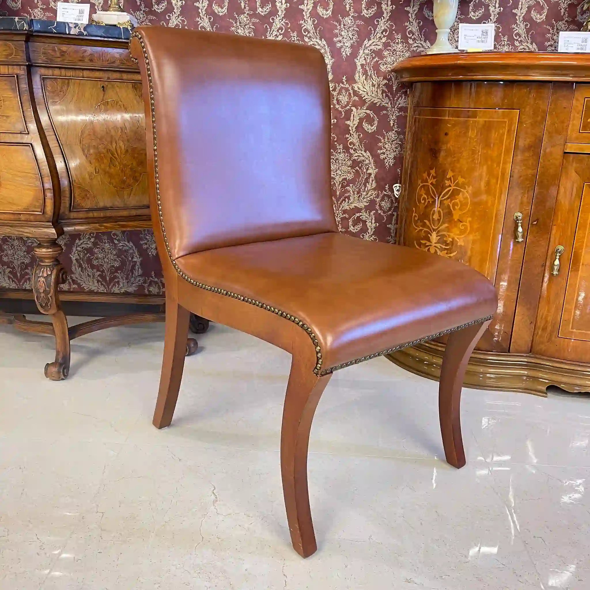 【アンティーク】 ダイニングチェア / 本革 / イギリス直輸入