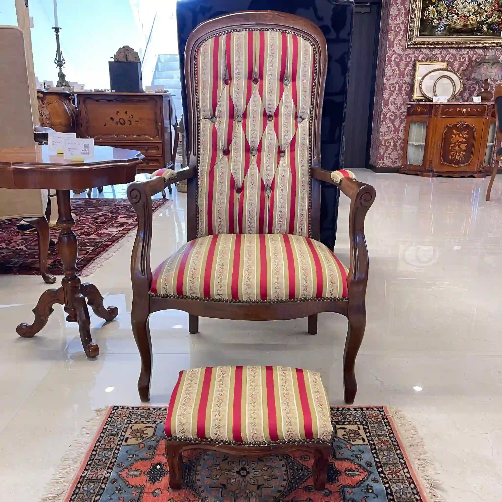 【リユース】 ハイバックアームチェア / イタリア / オットマン付き