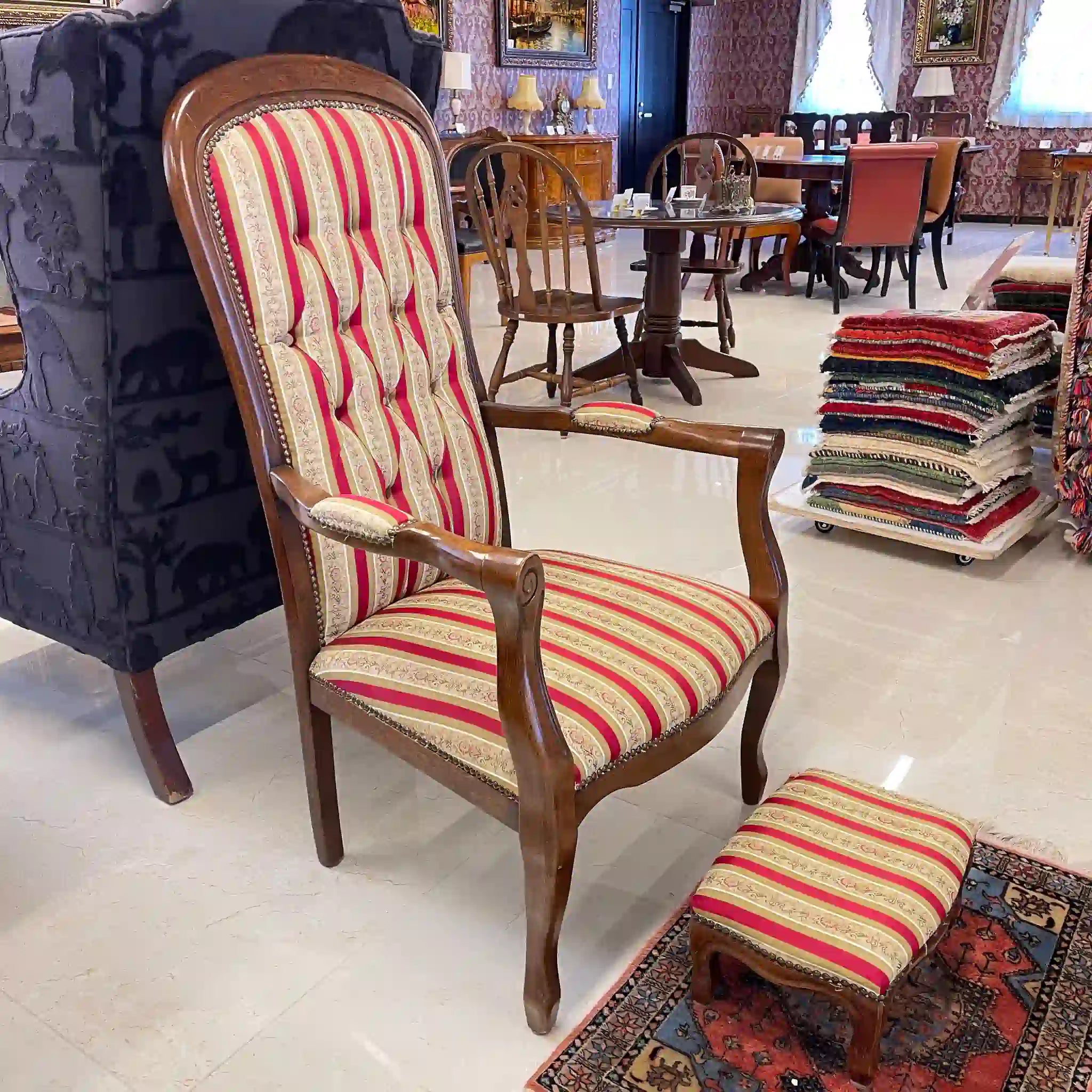 【リユース】 ハイバックアームチェア / イタリア / オットマン付き