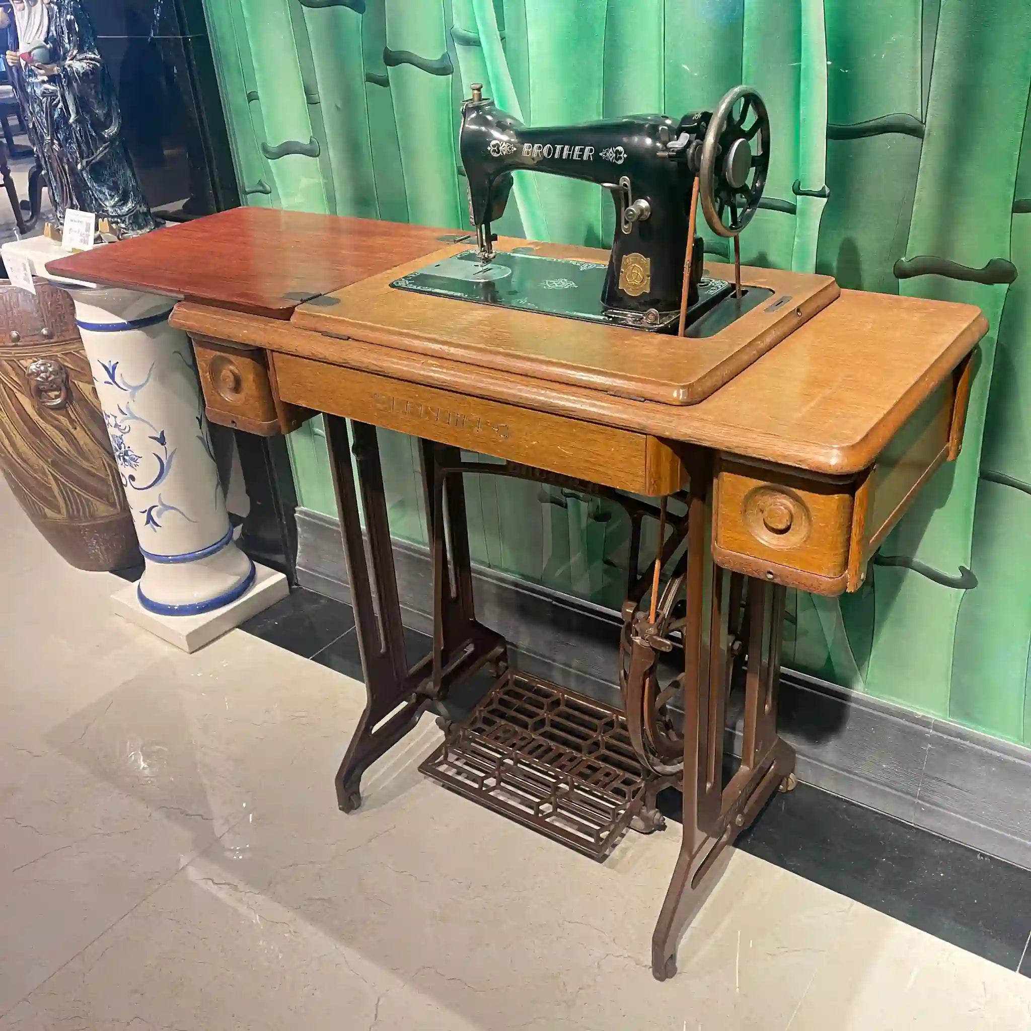【リユース】 ビンテージミシン / ブラザー