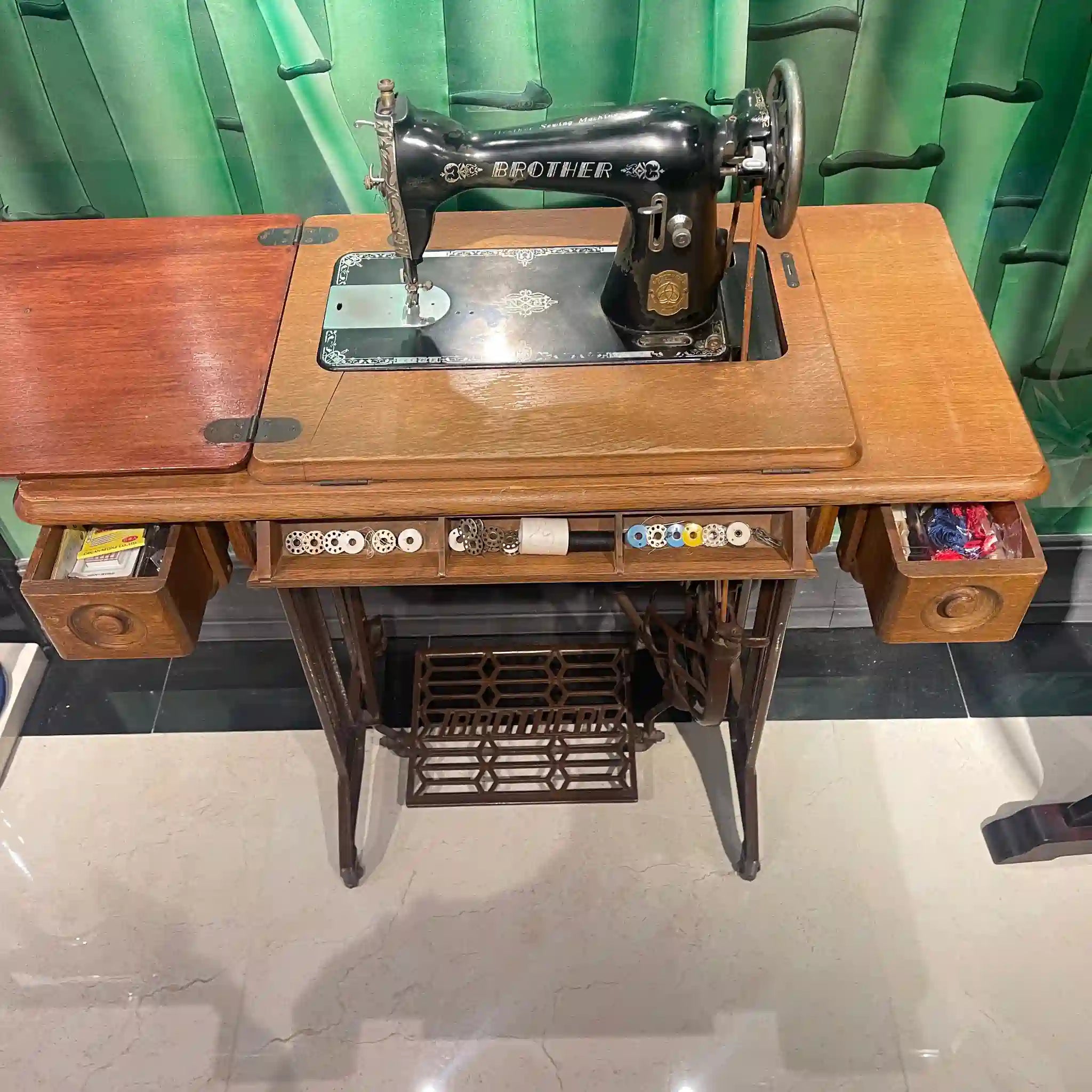 【リユース】 ビンテージミシン / ブラザー