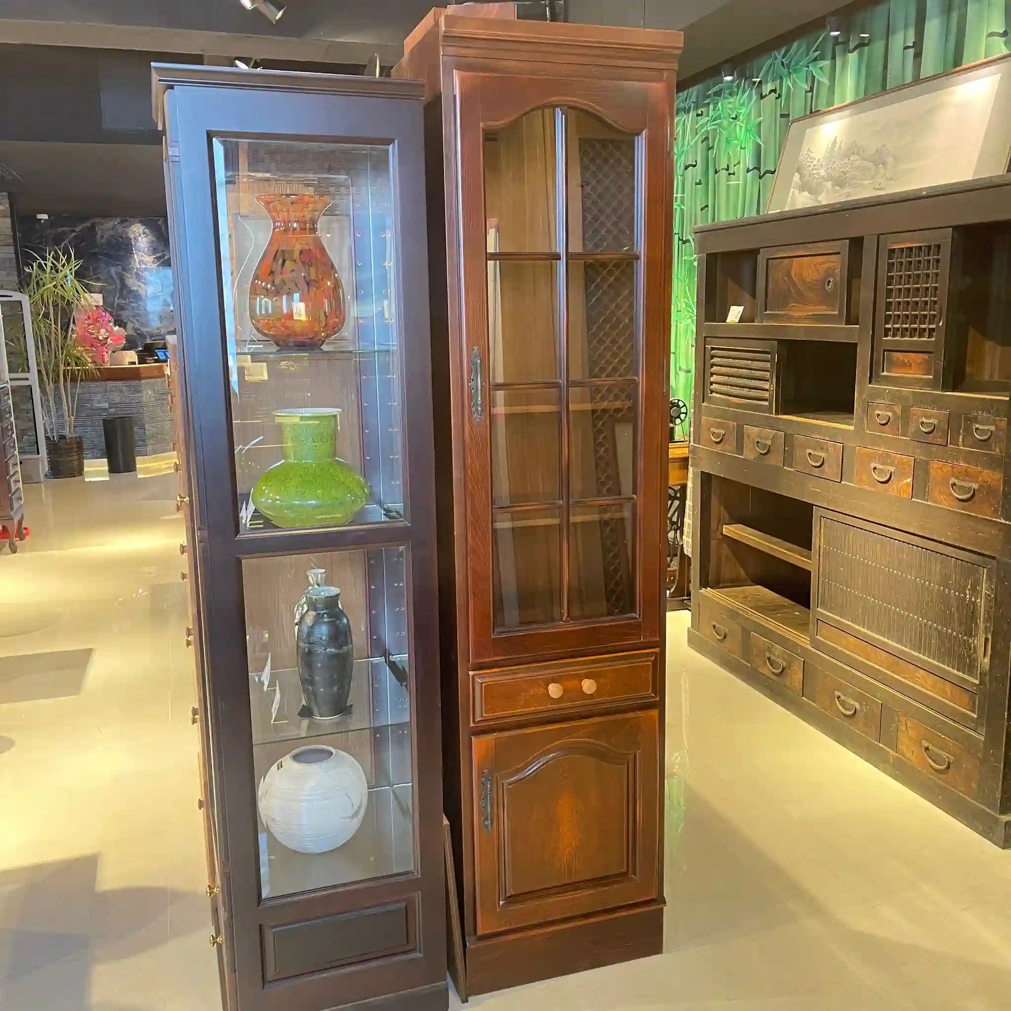 【リユース】 ガラス書棚 / カリモク家具