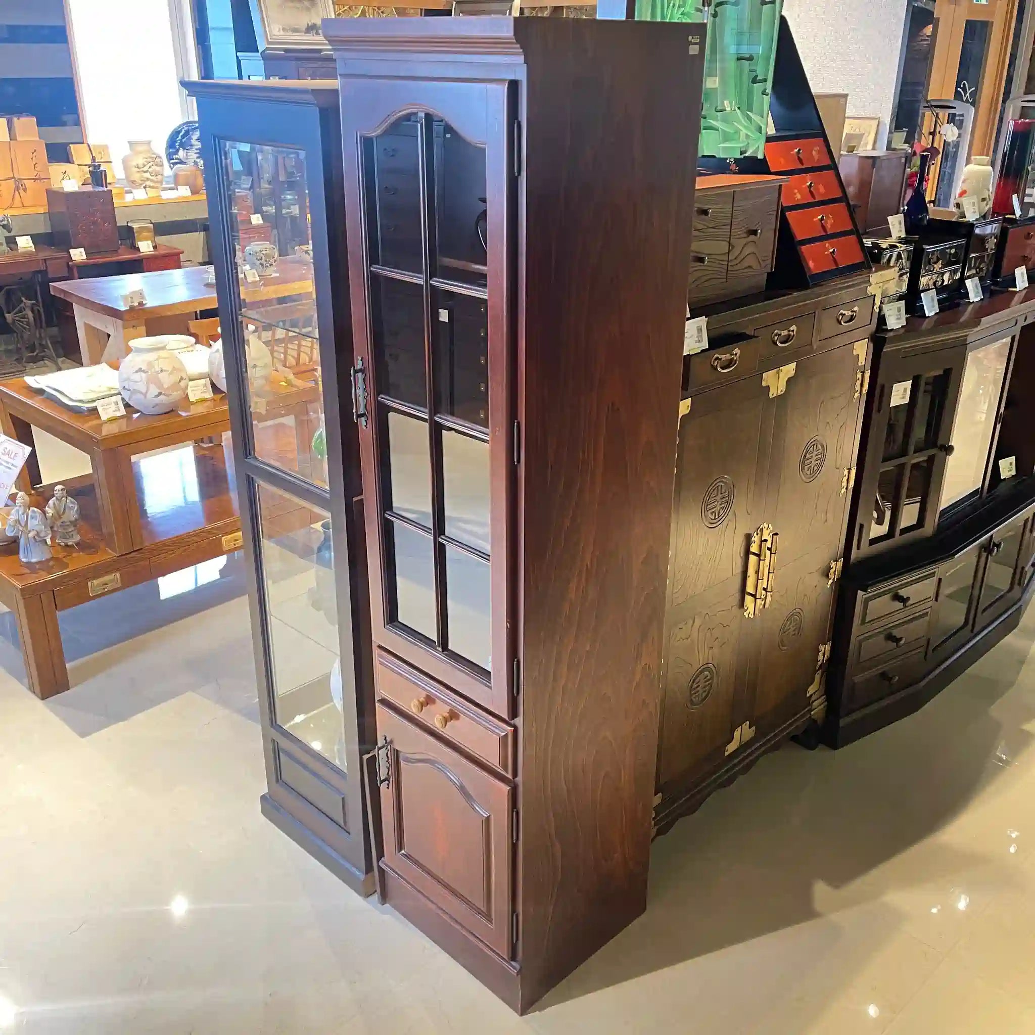 【リユース】 ガラス書棚 / カリモク家具