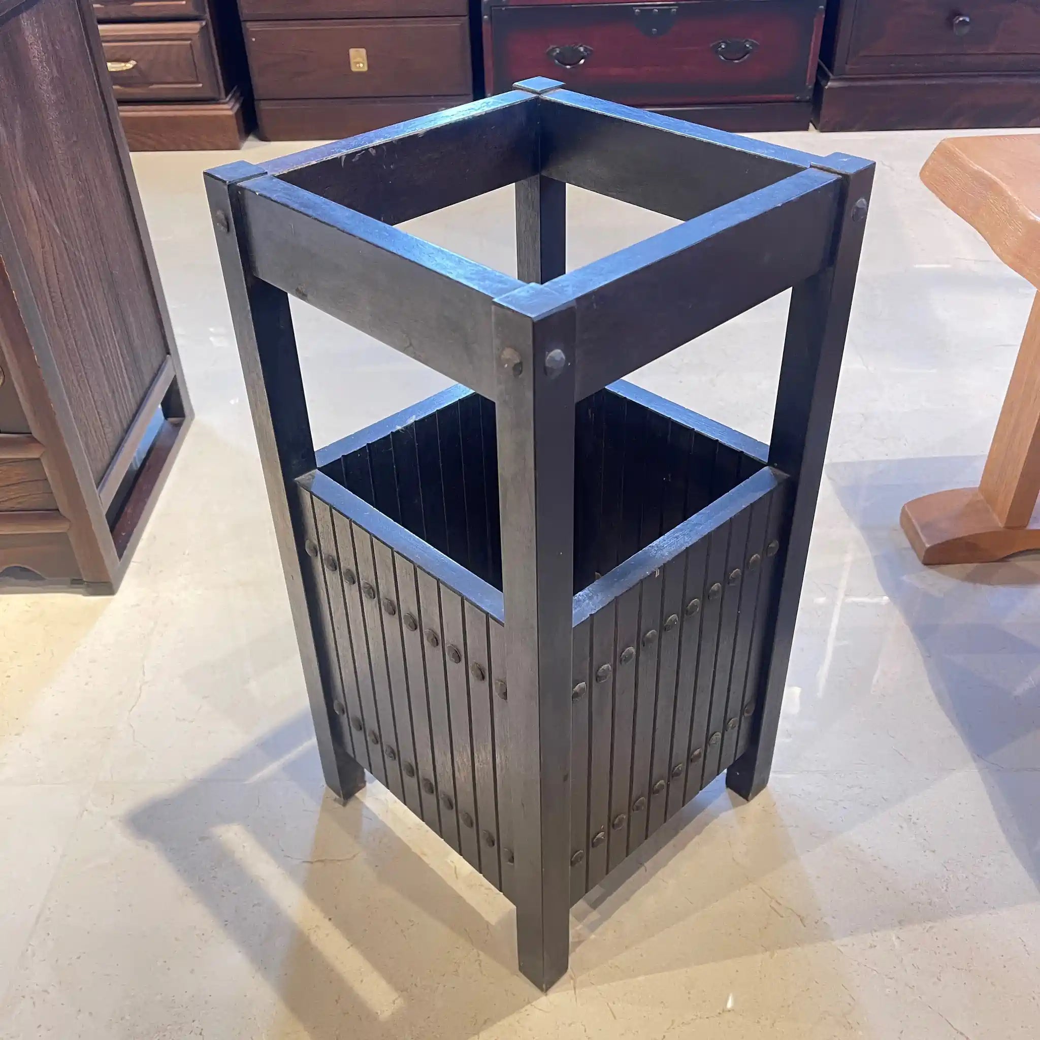 【リユース】 傘立て / カリモク家具