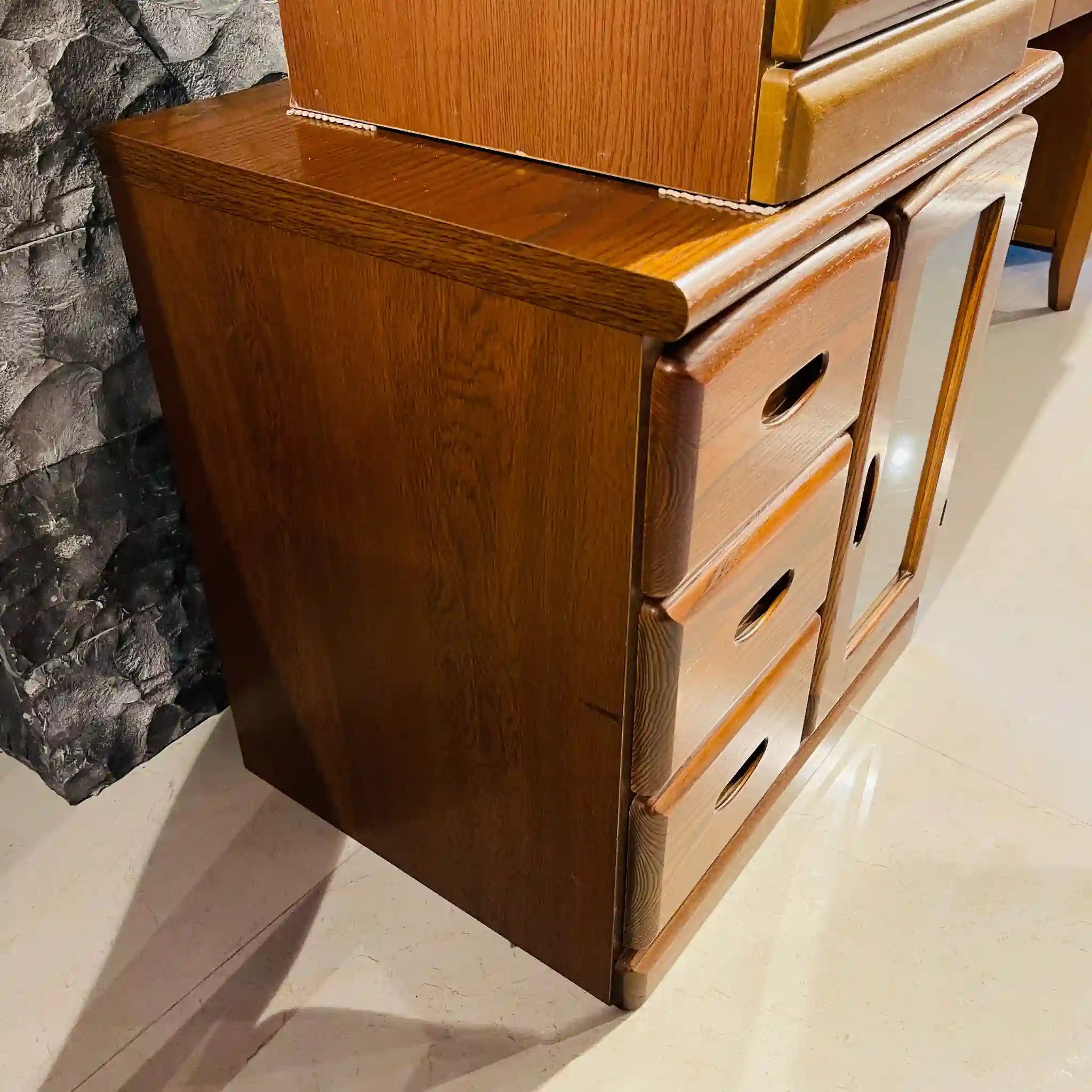 【リユース】 ガラスキャビネット