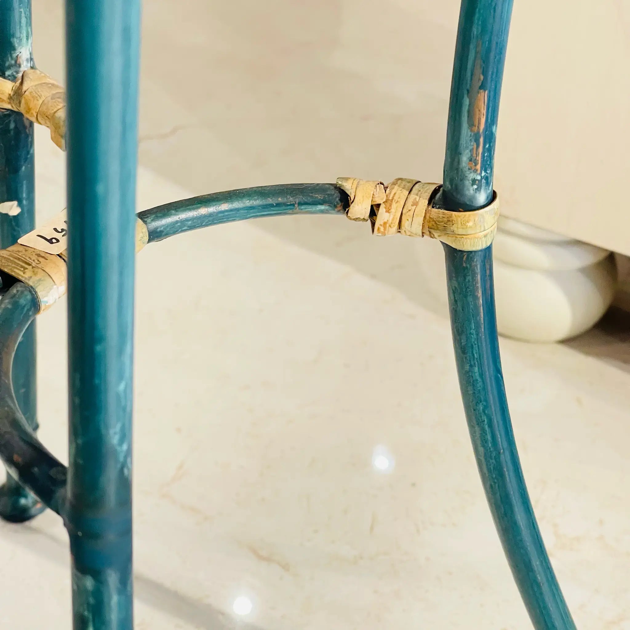 【リユース】 ガラステーブル