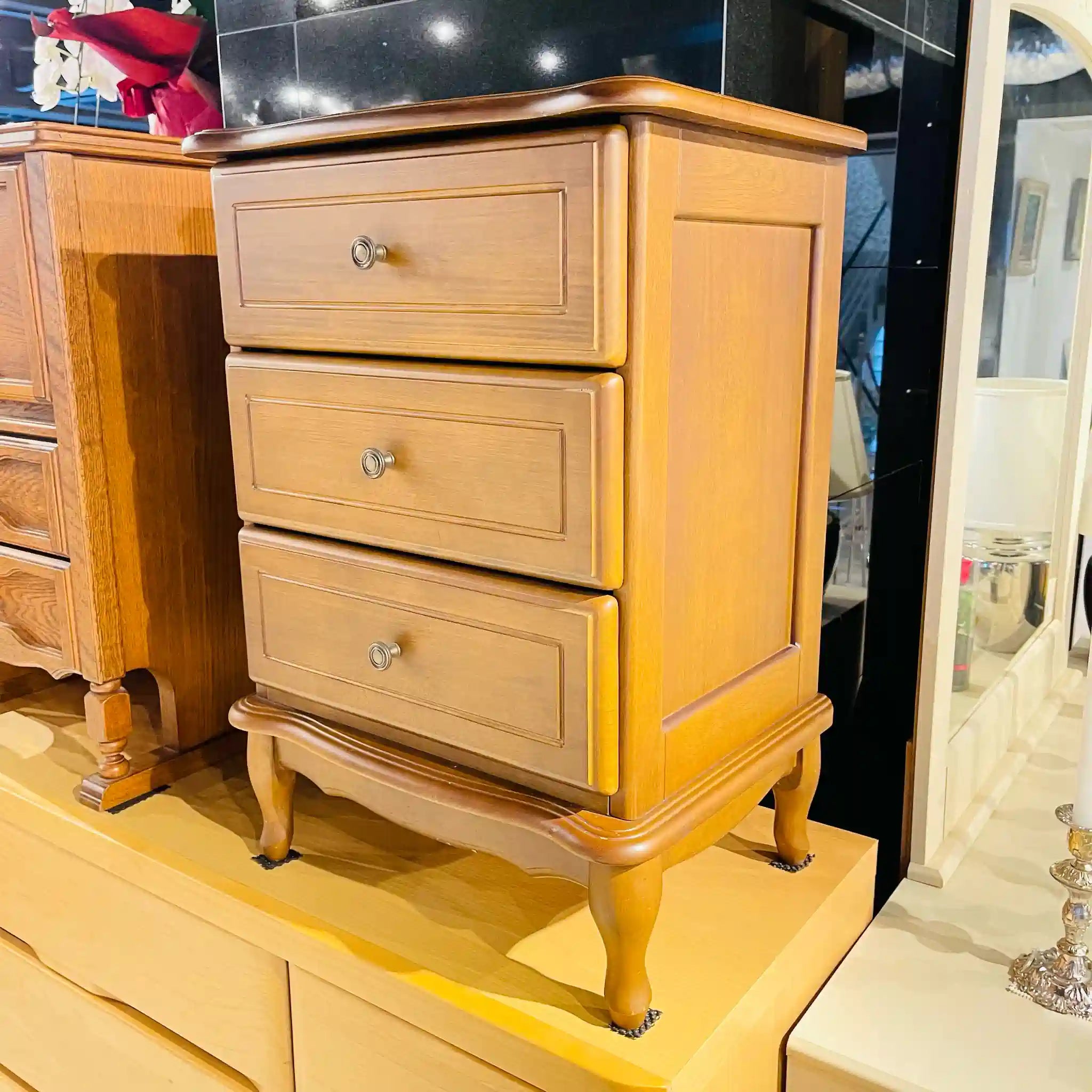 【リユース】 アンティーク調チェスト 猫脚