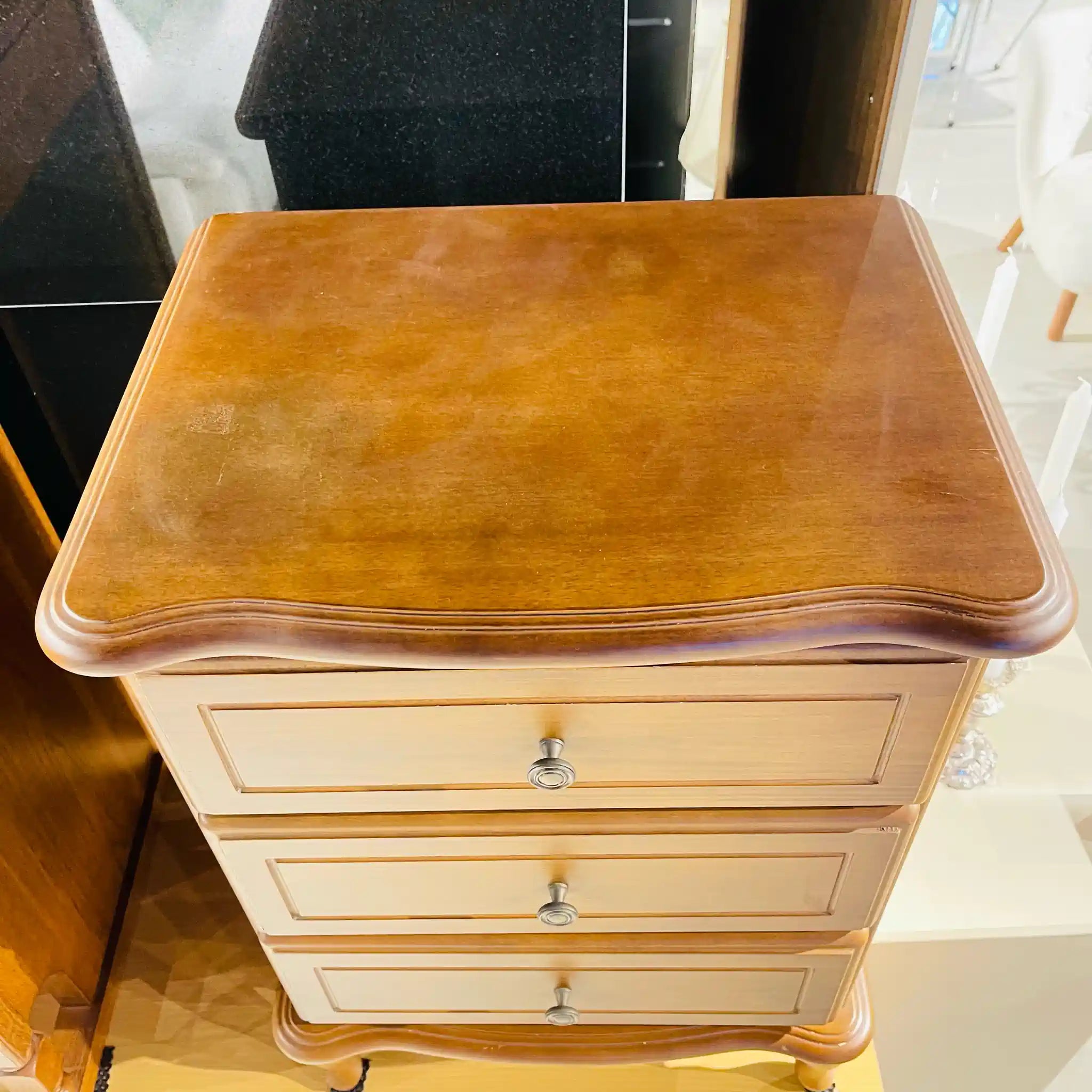 【リユース】 アンティーク調チェスト 猫脚