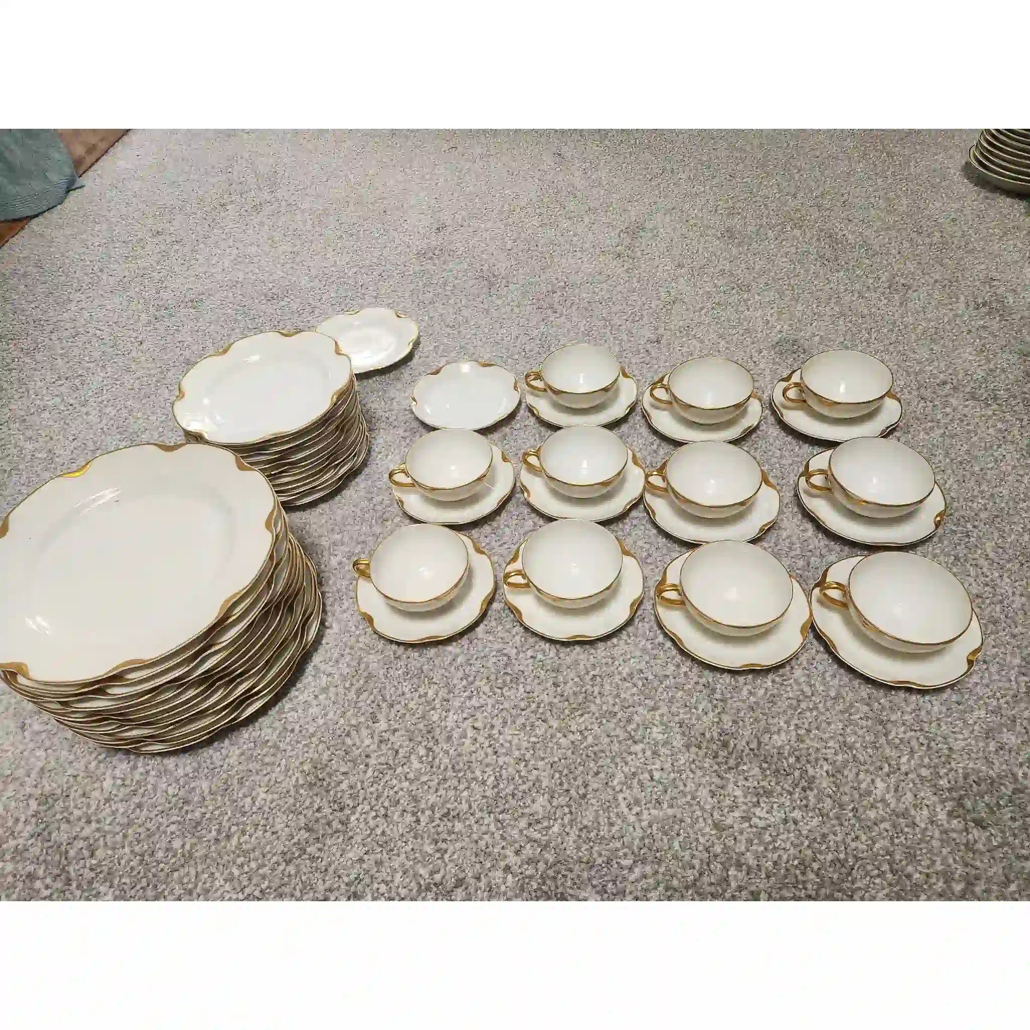 【】 皿とコーヒーカップ