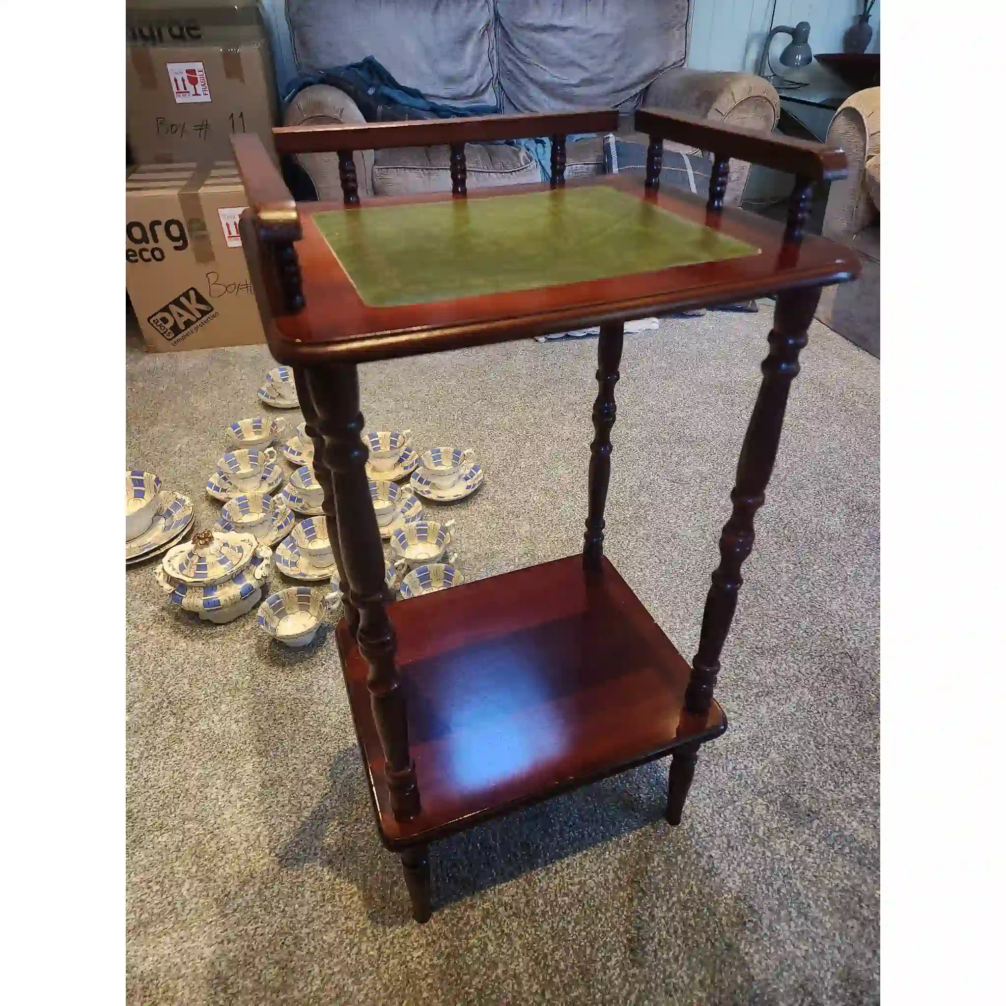 【アンティーク】 オケージョナルテーブル / ジョージアン様式 / 1920年代から1950年代頃 / イギリス / ターンレッグ,サイドテーブル