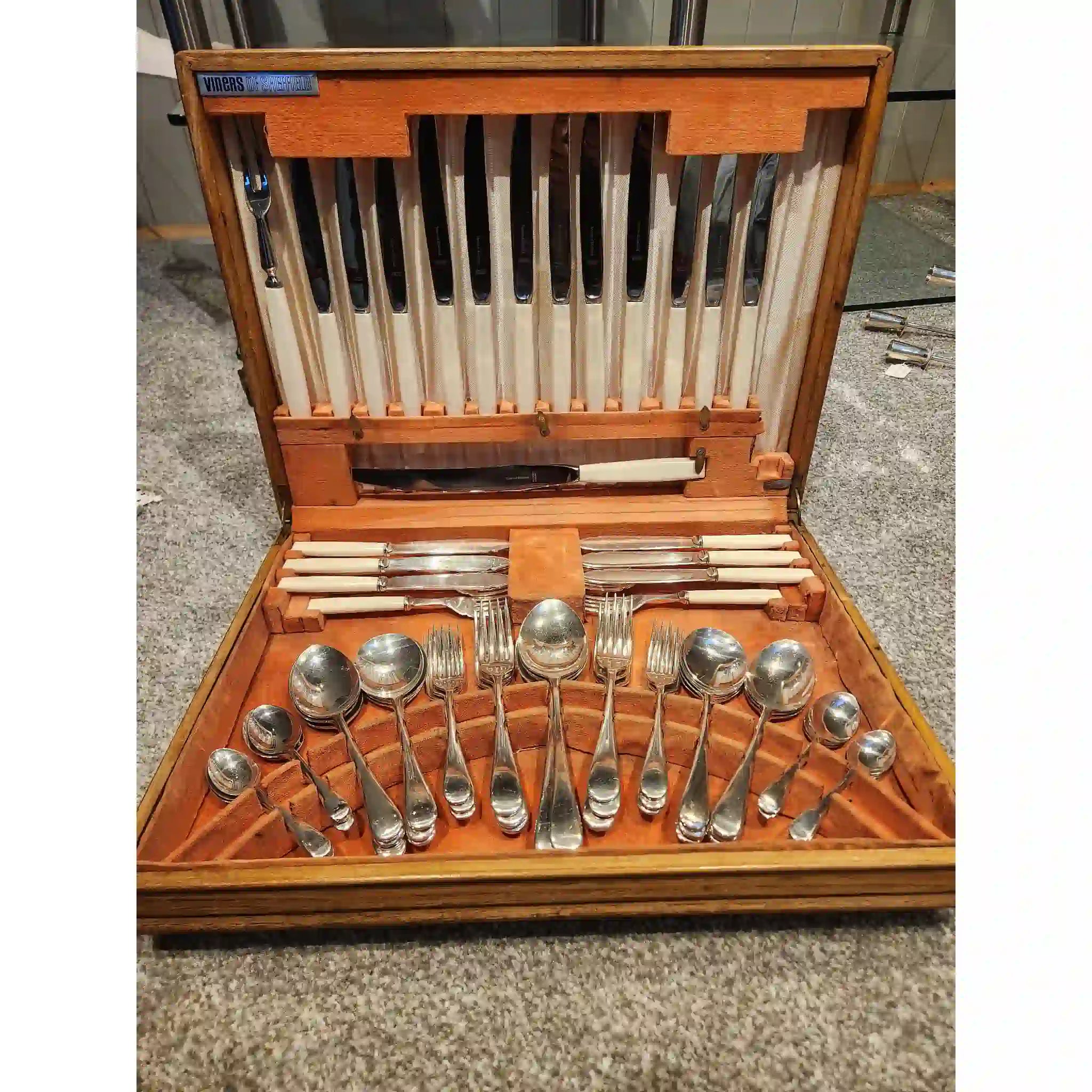 【ビンテージ】 カトラリーセット / Viners of Sheffield (ヴァイナース・オブ・シェフィールド) / ミッドセンチュリー / 1950年代から1970年代頃 / ステンレススチール / イギリス