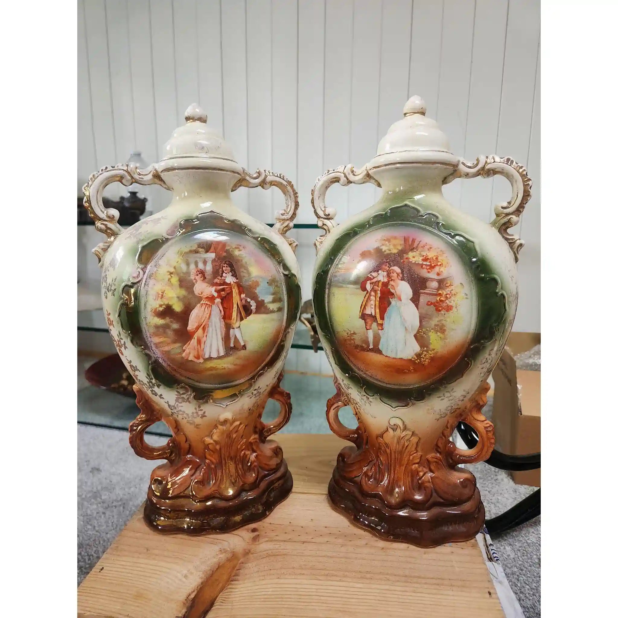 【アンティーク】 フラワーベース(花瓶) / ヴィクトリアン様式 / 19世紀後半から20世紀初頭 / イギリス