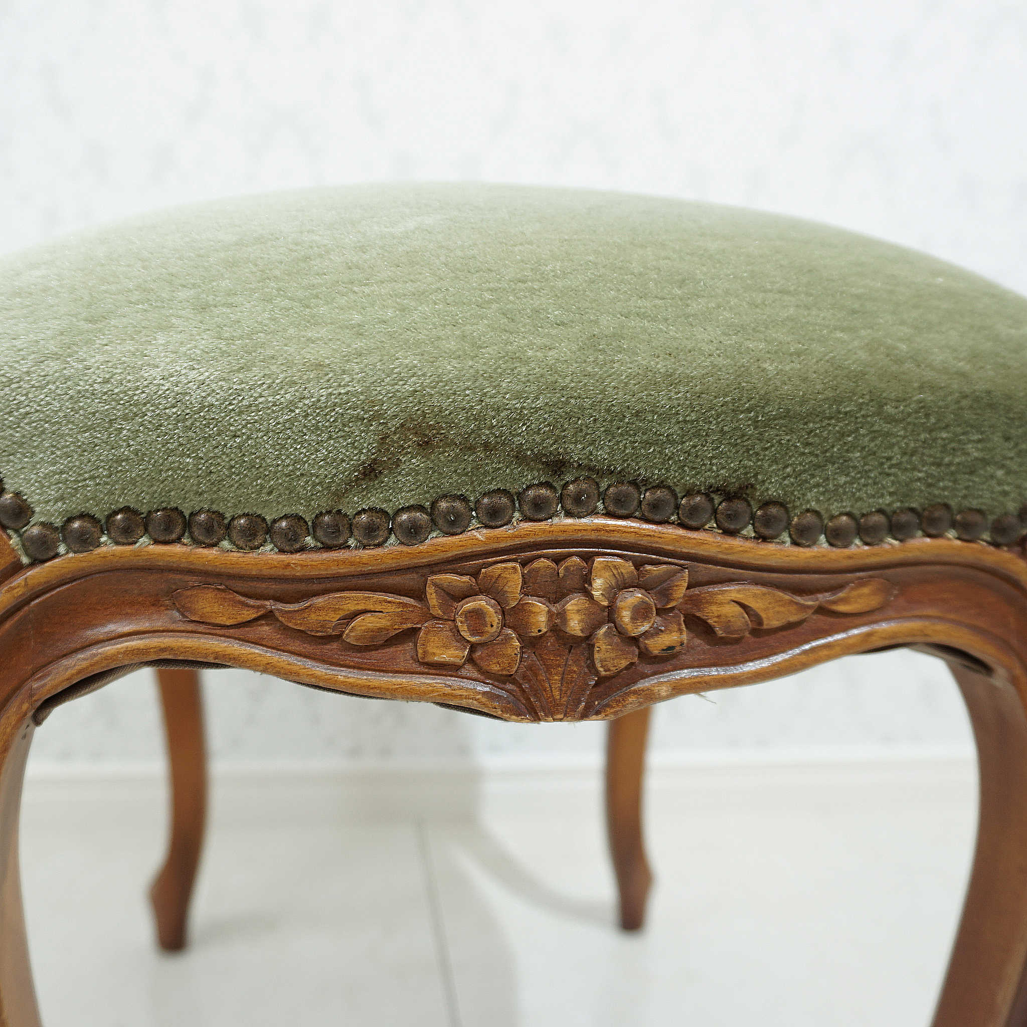 【アンティーク】 オットマン フットスツール /
/ 猫脚