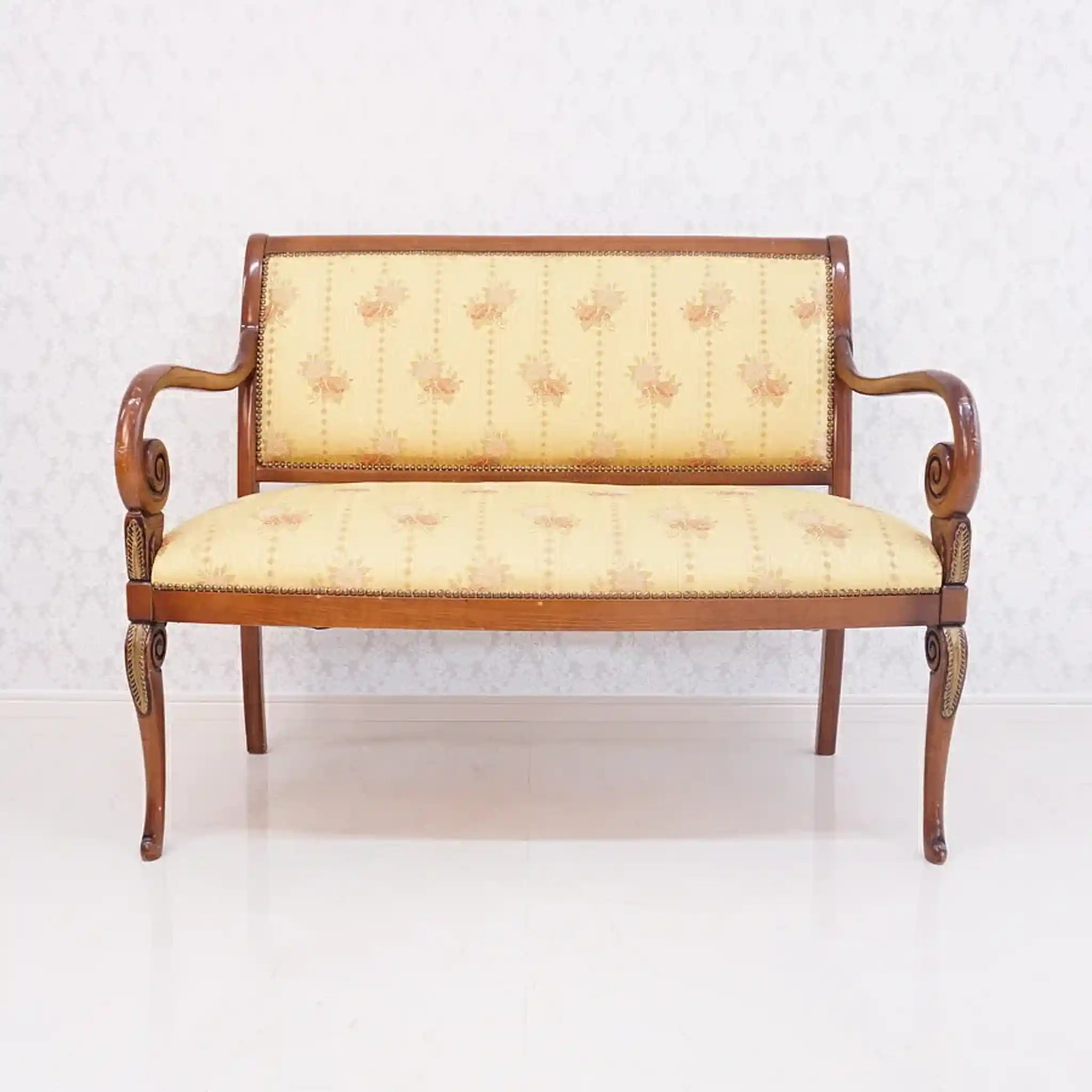 【アンティーク】 サロンソファ / Crosse / 
 / イタリア / ウォールナット仕上げ