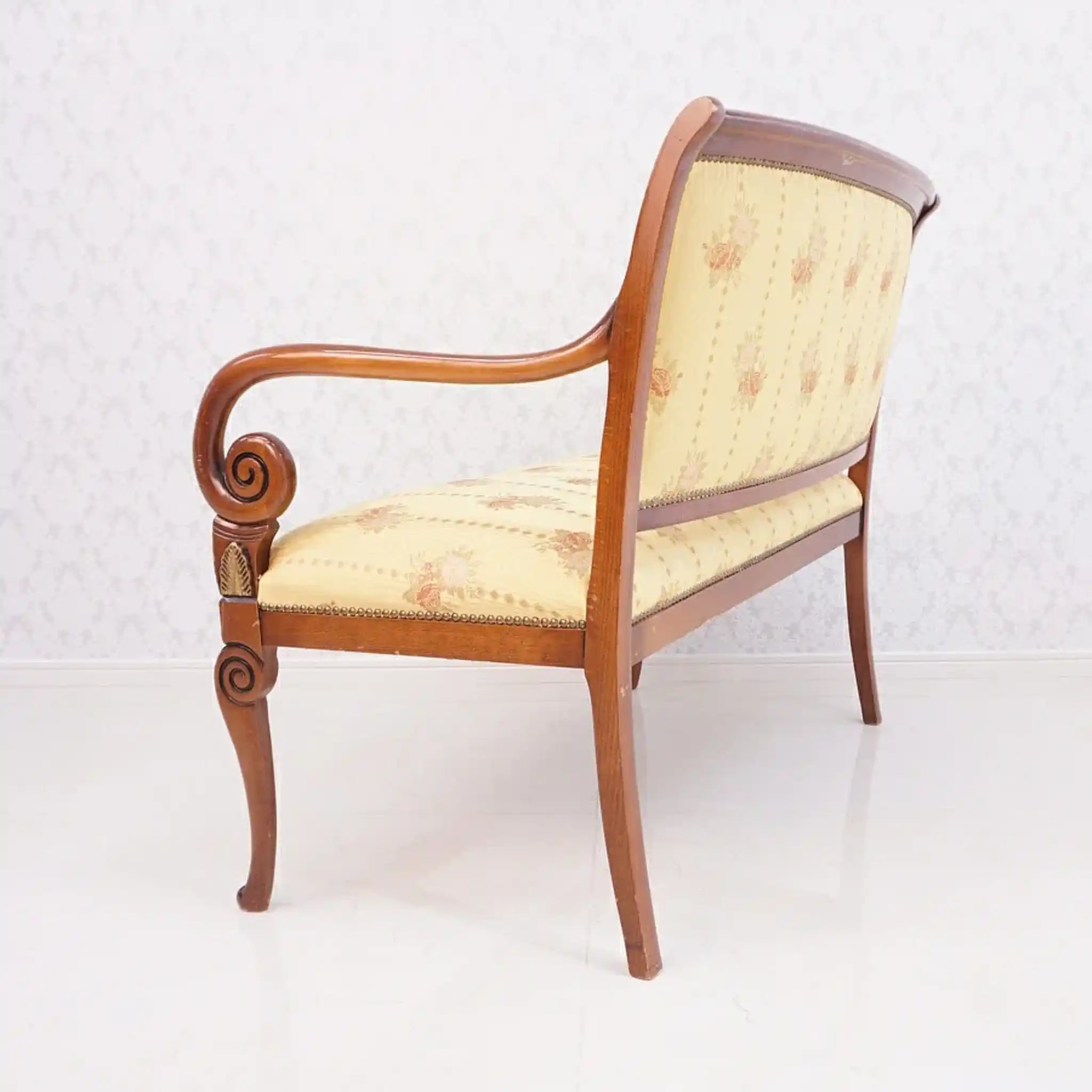 【アンティーク】 サロンソファ / Crosse /
/ イタリア / ウォールナット仕上げ