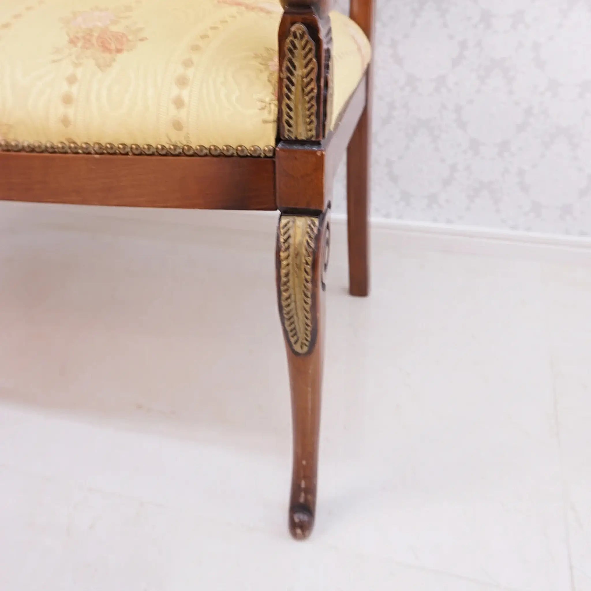 【アンティーク】 サロンソファ / Crosse /
/ イタリア / ウォールナット仕上げ