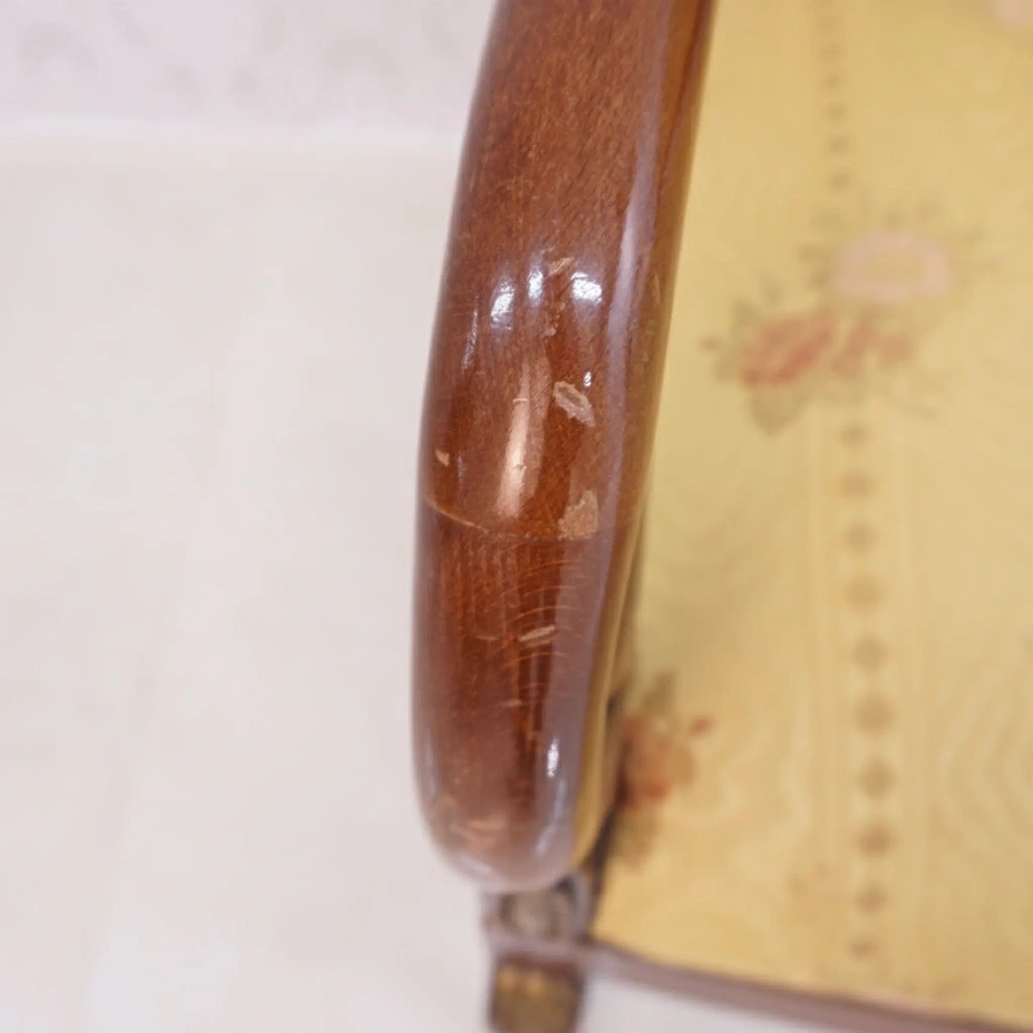 【アンティーク】 サロンソファ / Crosse /
/ イタリア / ウォールナット仕上げ