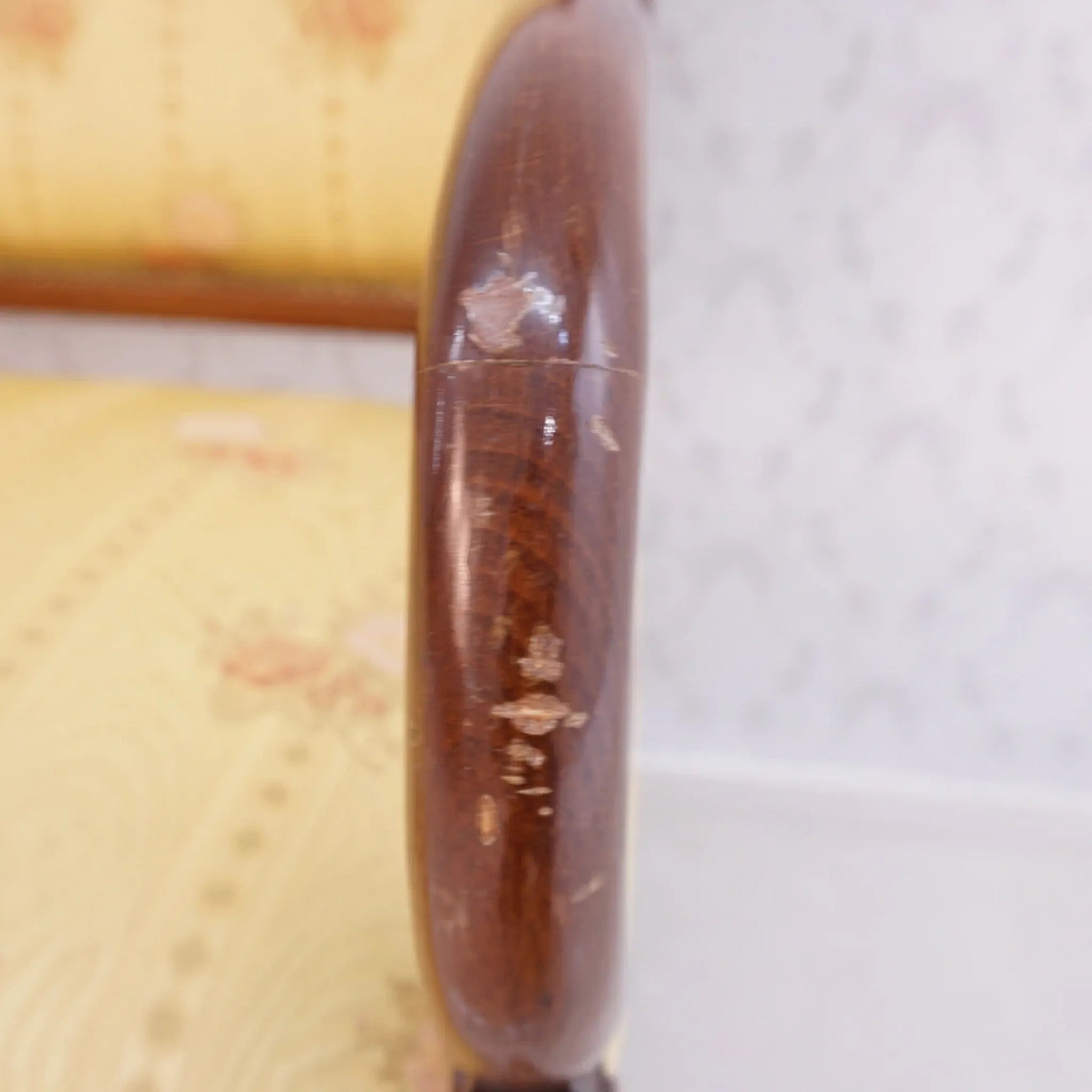 【アンティーク】 サロンソファ / Crosse /
/ イタリア / ウォールナット仕上げ