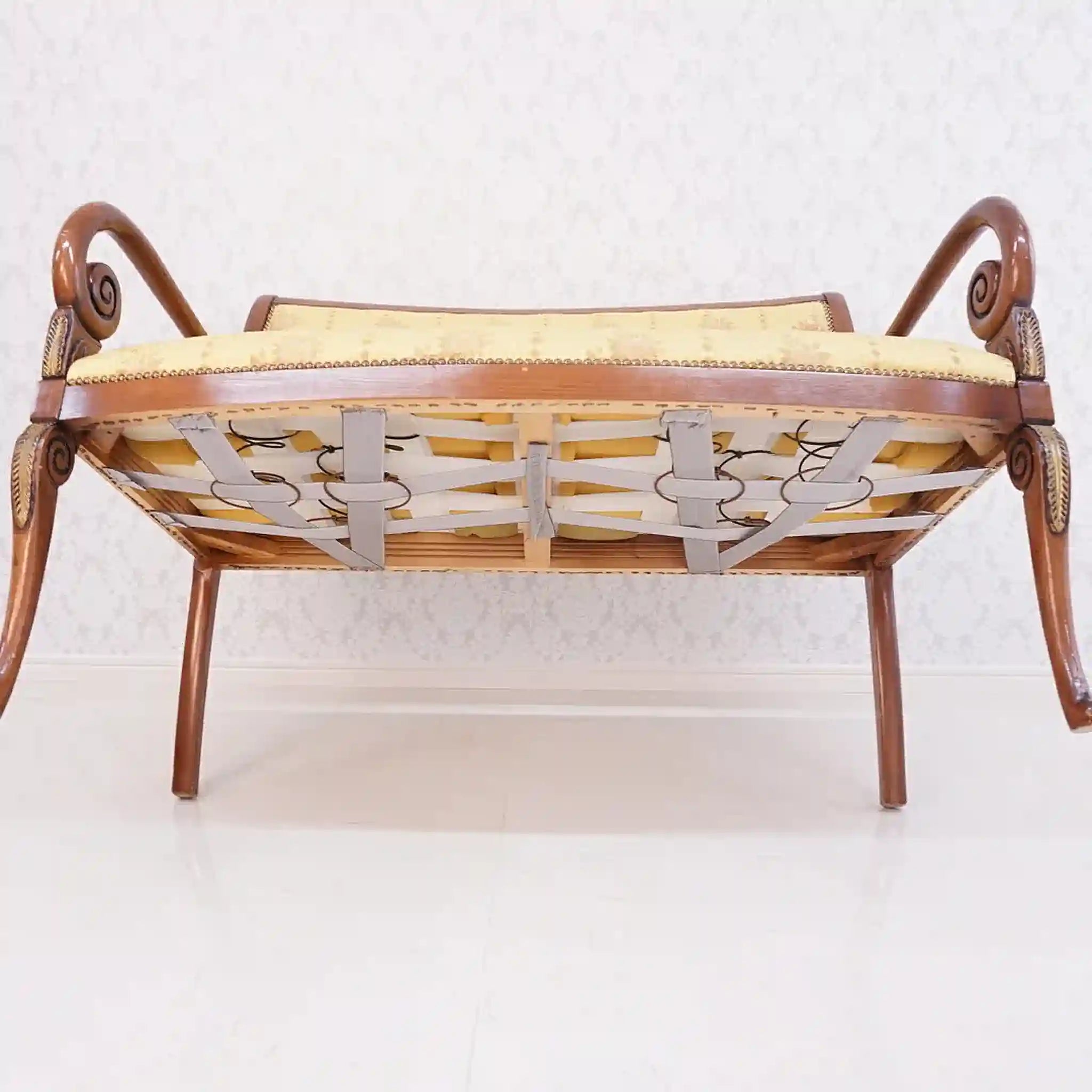 【アンティーク】 サロンソファ / Crosse /
/ イタリア / ウォールナット仕上げ