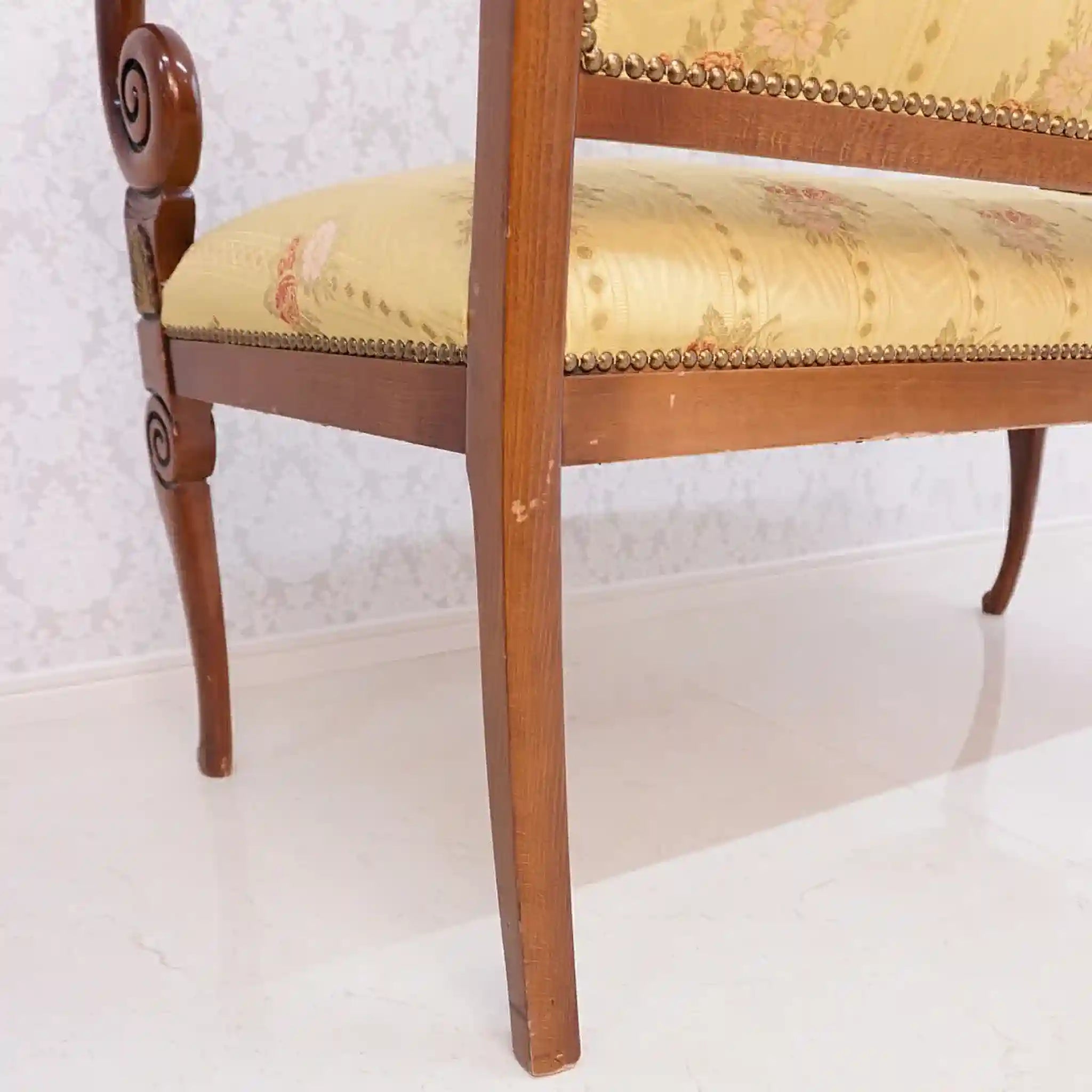 【アンティーク】 サロンソファ / Crosse /
/ イタリア / ウォールナット仕上げ