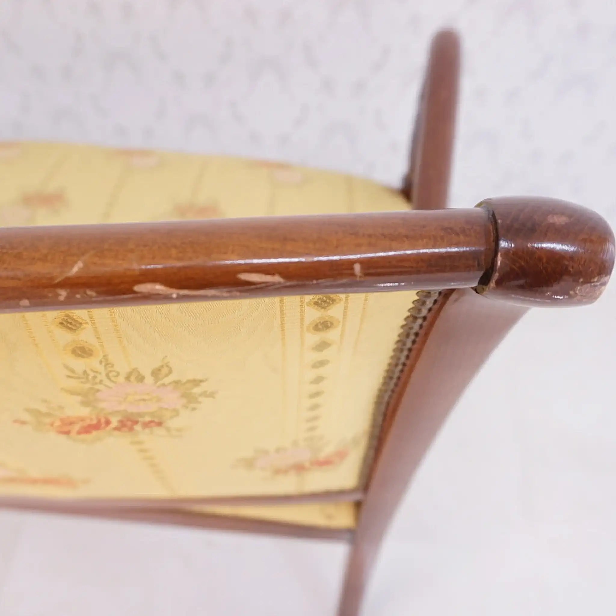 【アンティーク】 サロンソファ / Crosse /
/ イタリア / ウォールナット仕上げ