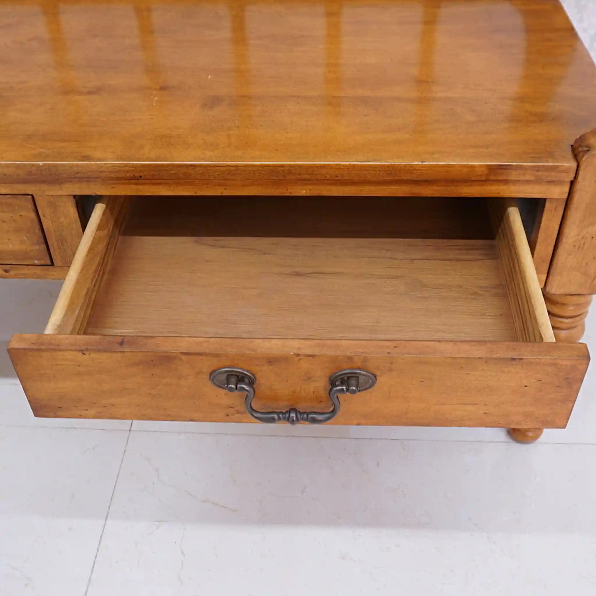 【アンティーク】 アンティークベンチチェア /
/ 収納付き