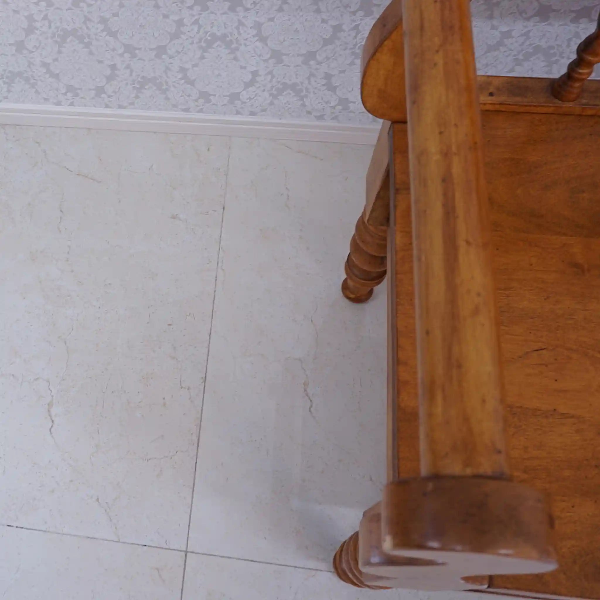 【アンティーク】 アンティークベンチチェア /
/ 収納付き