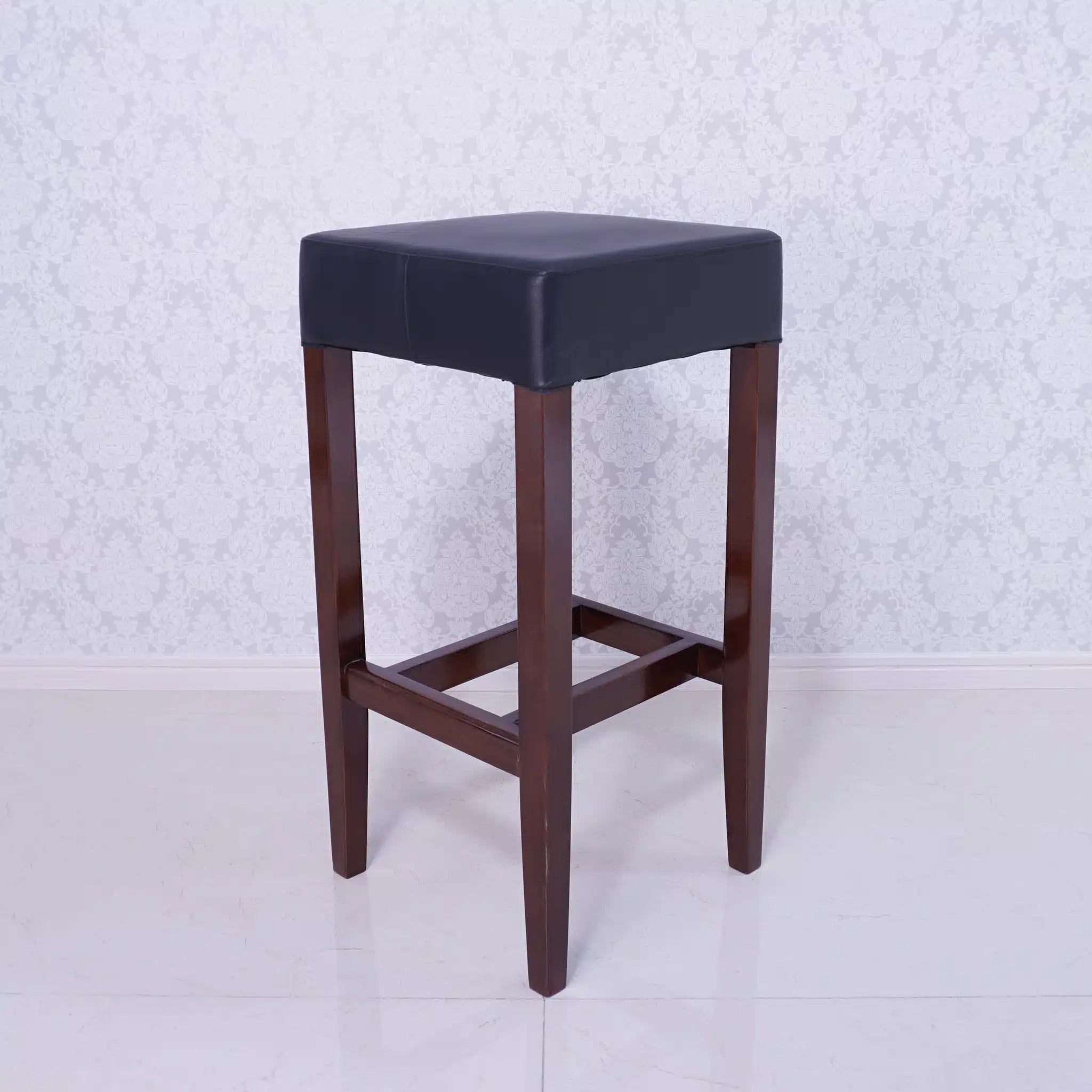 【リユース】 バースツール / 桜屋工業(チェリー) / レスタック / 未使用