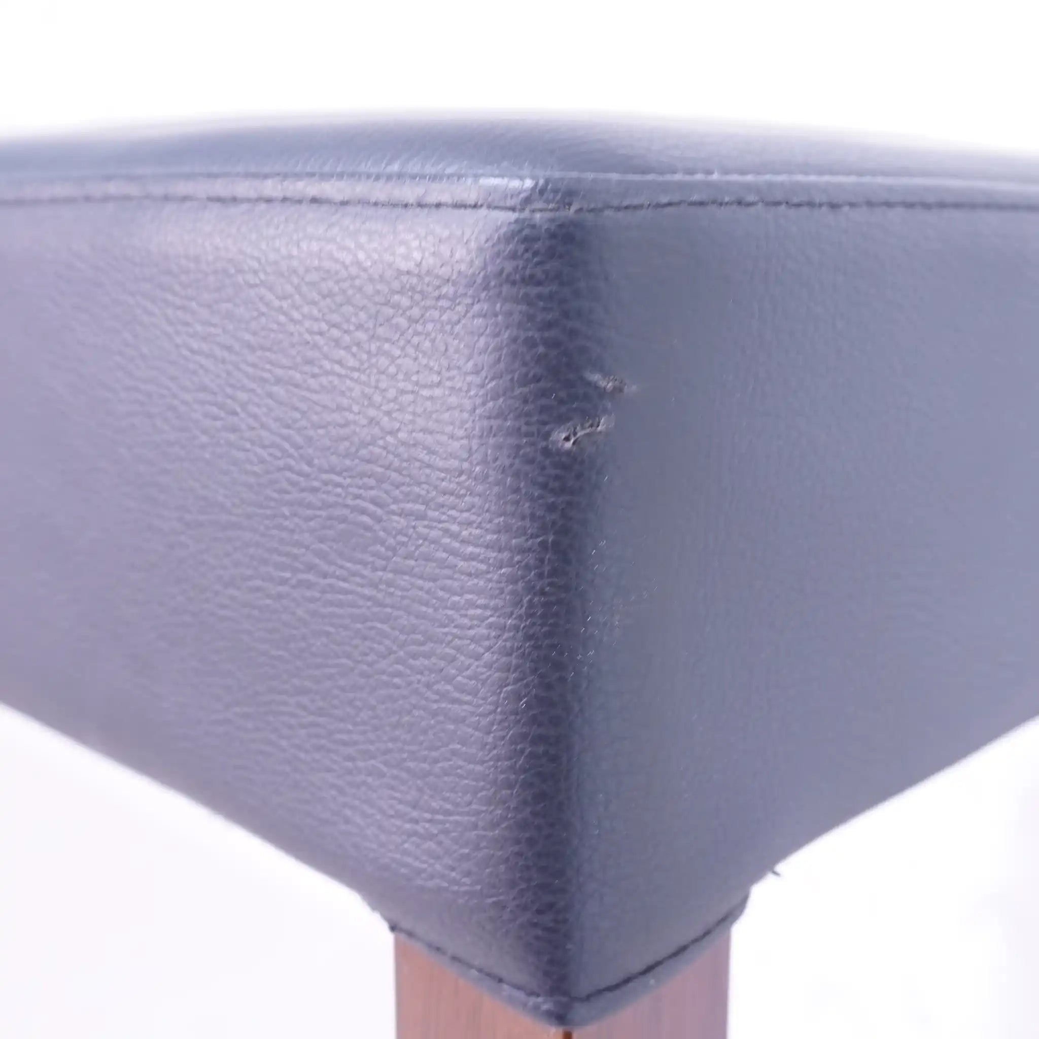 【リユース】 バースツール / 桜屋工業(チェリー) / レスタック / 未使用