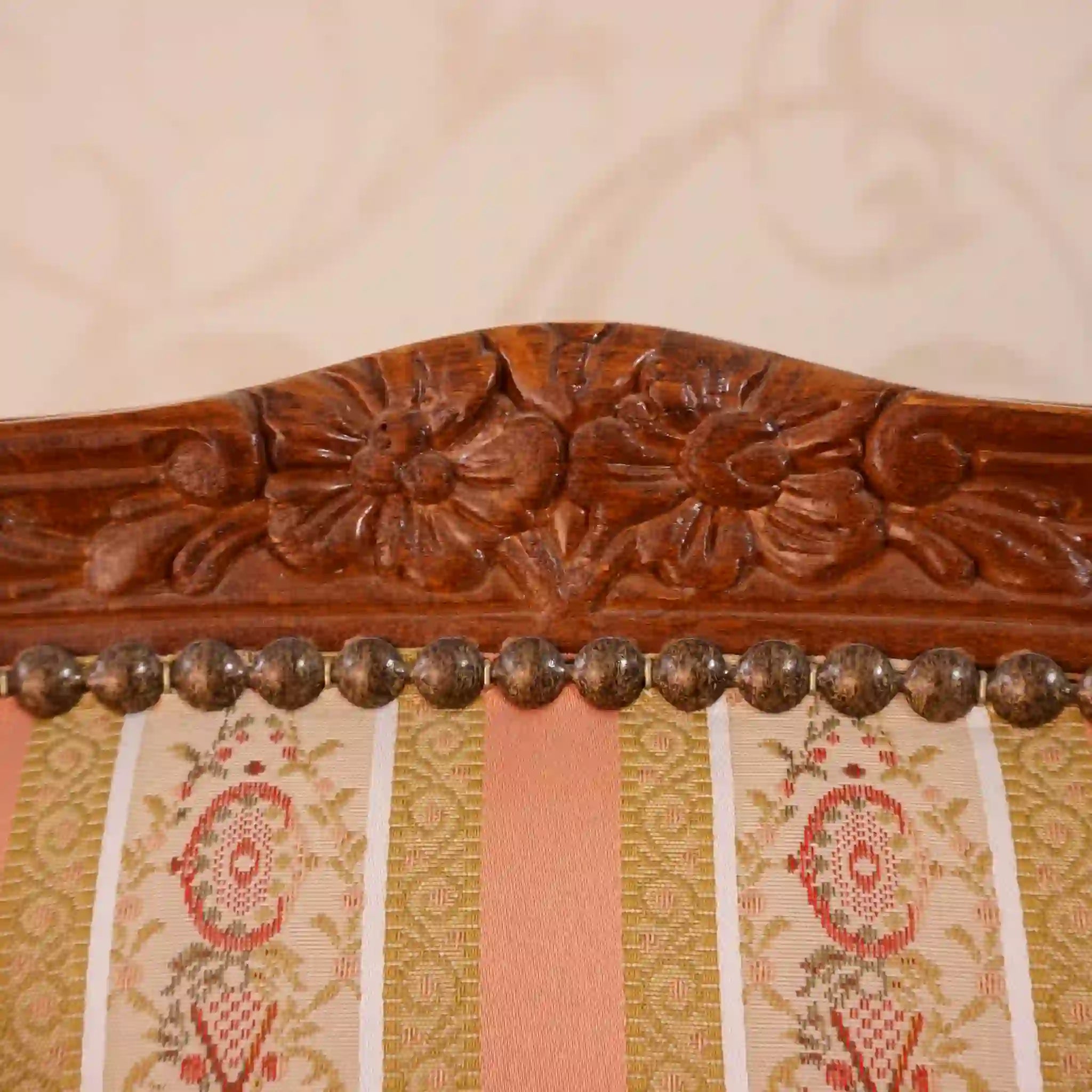 【アンティーク】 アームチェア / ヴェローナクラシック /
/ イタリア