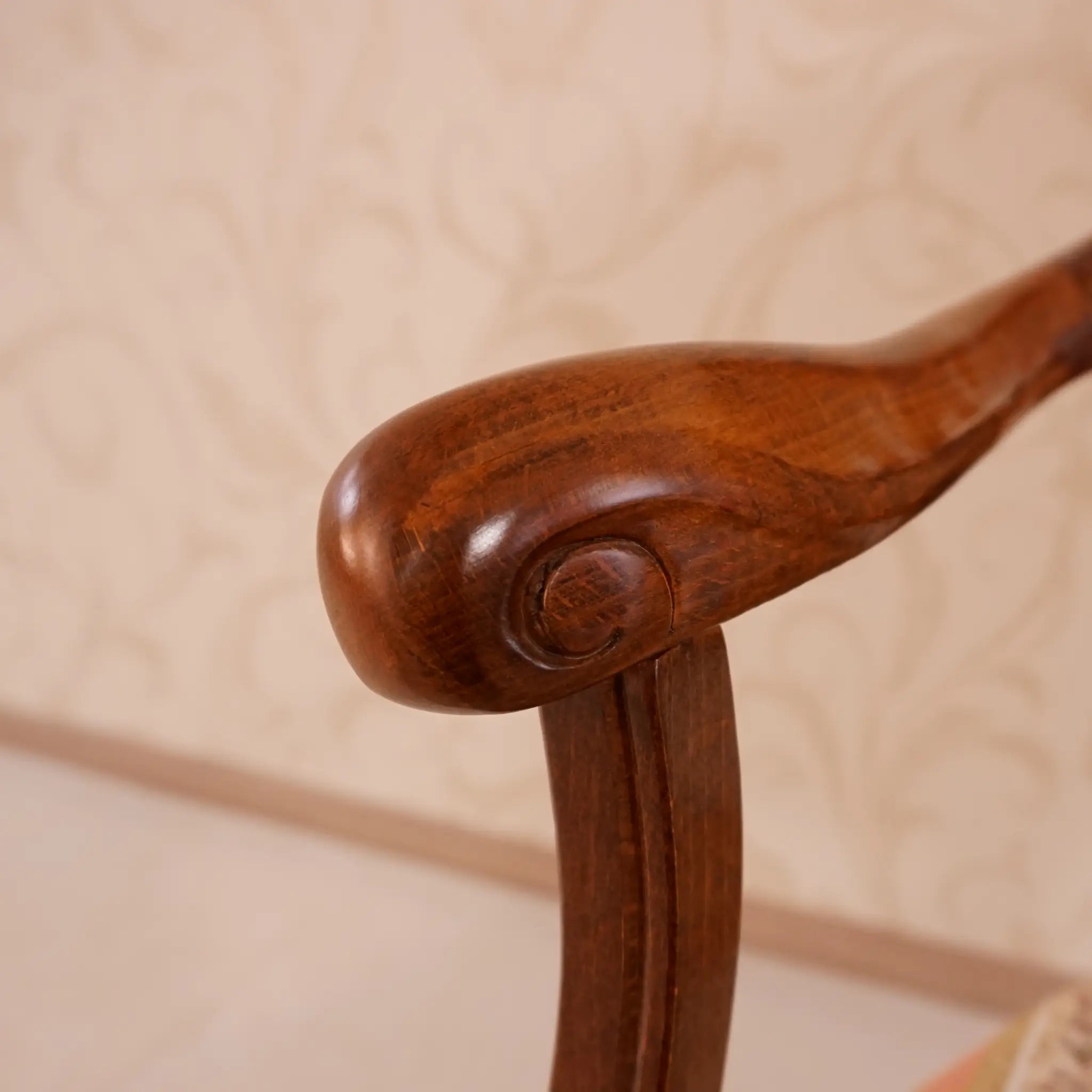 【アンティーク】 アームチェア / ヴェローナクラシック /
/ イタリア