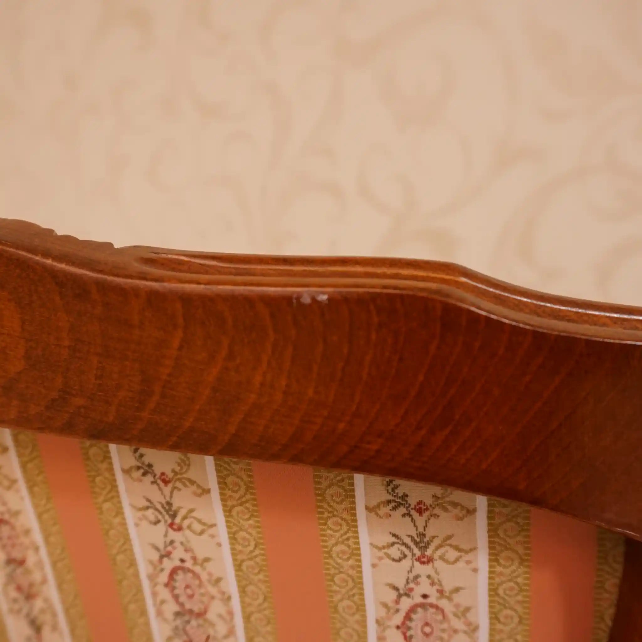 【アンティーク】 アームチェア / ヴェローナクラシック /
/ イタリア