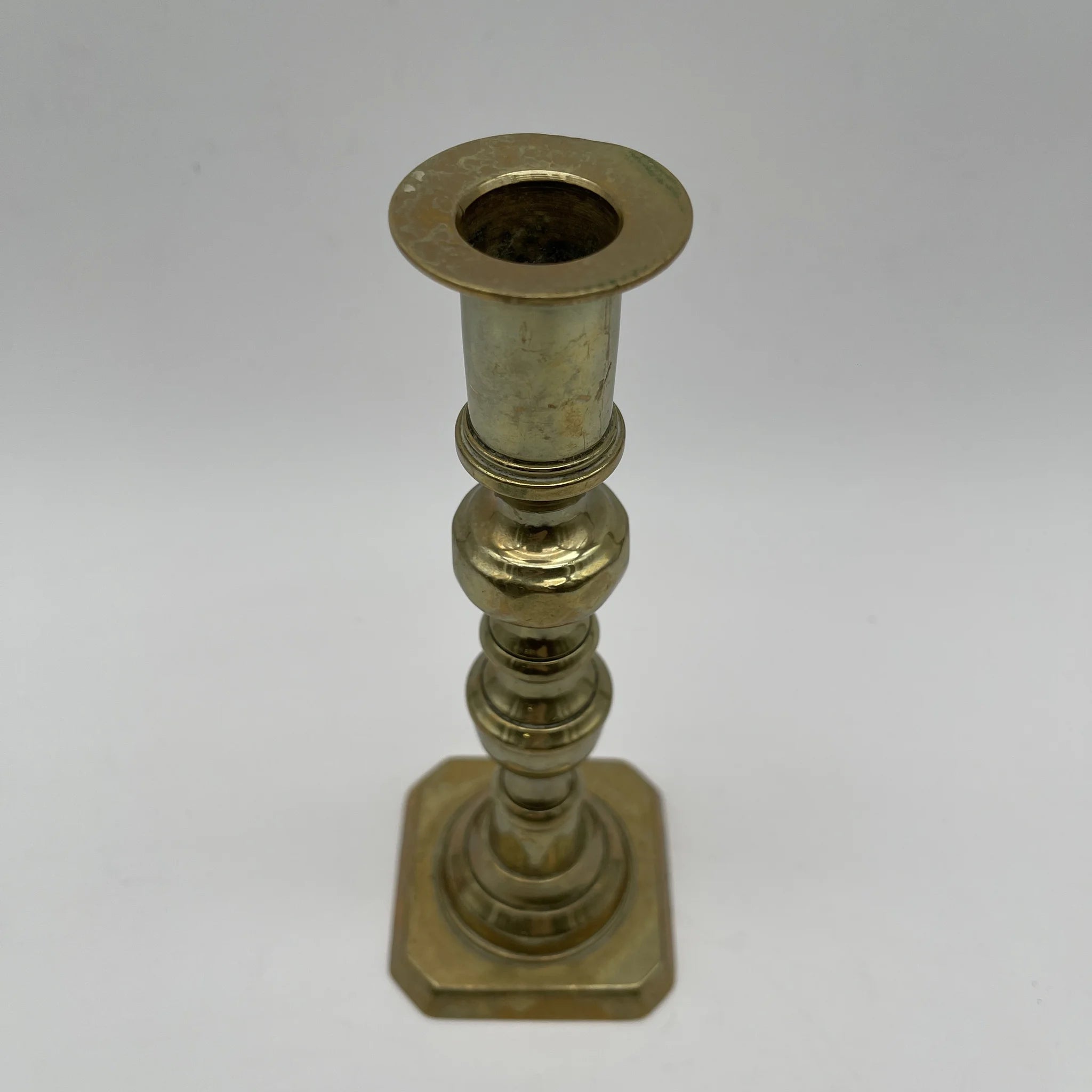 【アンティーク】 キャンドルスタンド (燭台) / ジョージアン様式 / 推定19世紀後半 / 真鍮 / イギリス / バラスター・ステム,挽き物細工