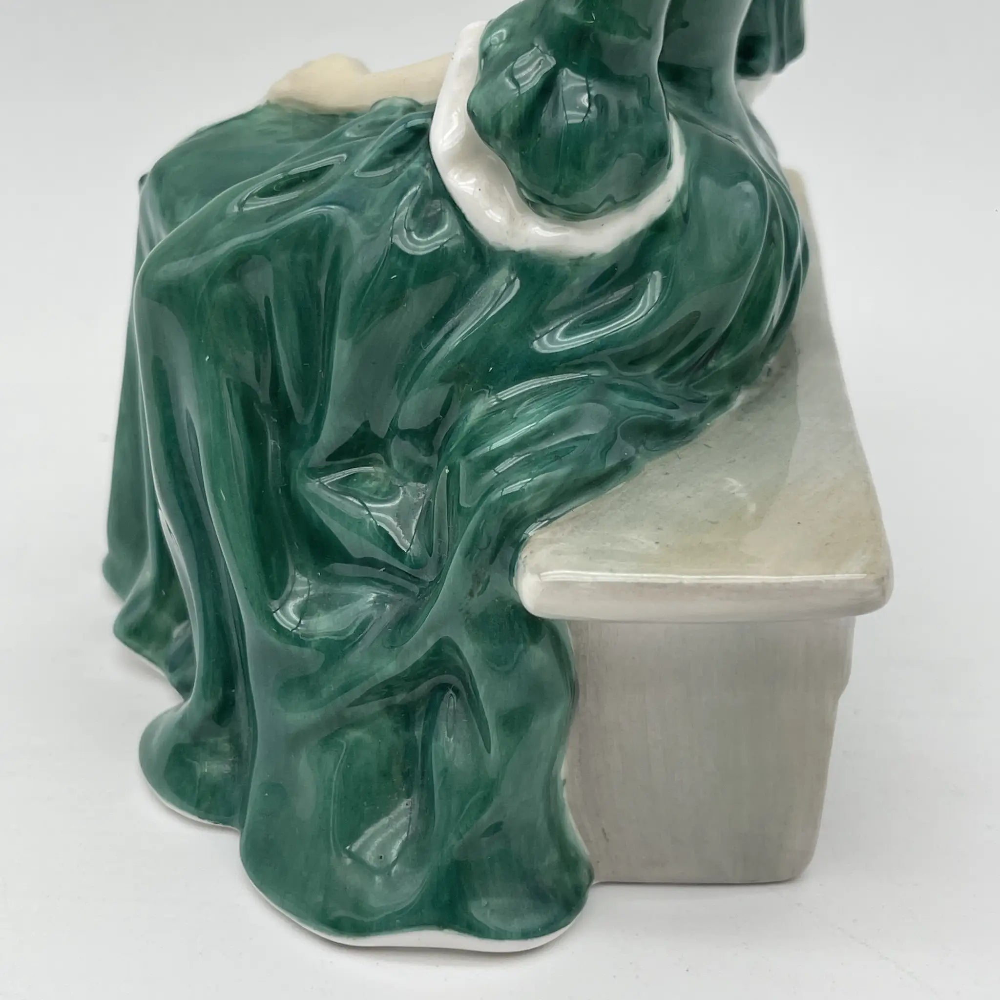 【复古】陶俑(陶俑)/ Royal Doulton(皇家道尔顿)/ A Lady from Williamsburg /推测1960-1980年代/ Bone China /英国/手绘